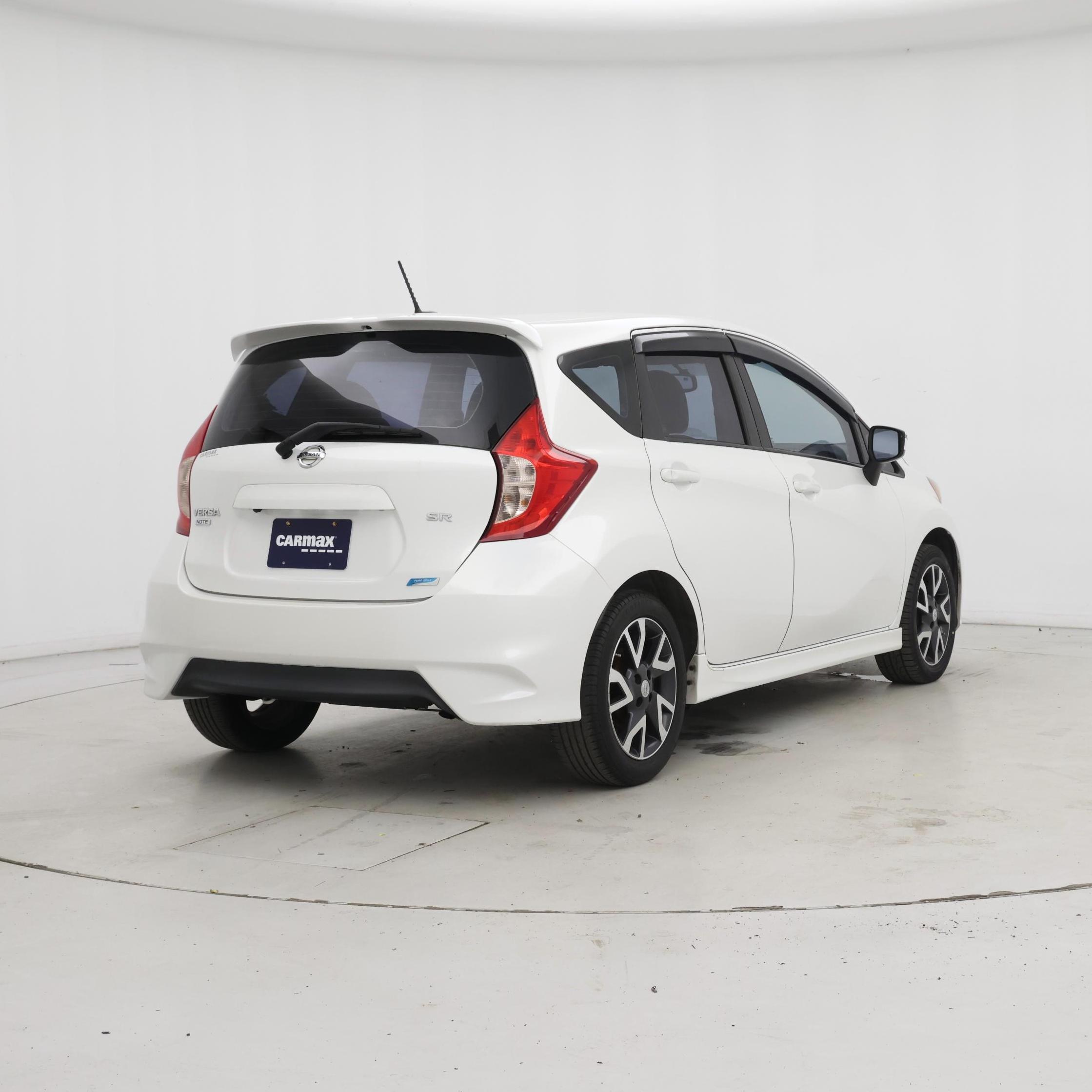 Thumbnail: 2015 Nissan Versa Note - 8