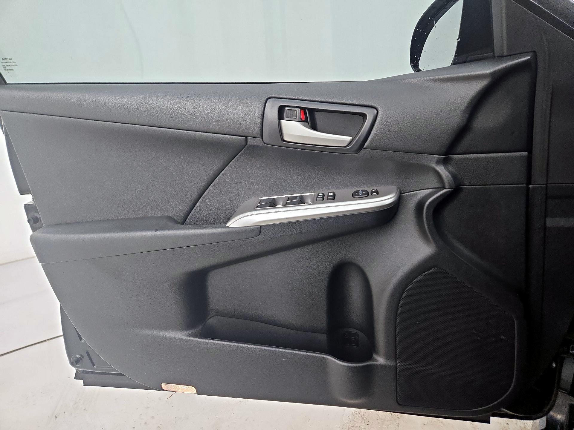 Thumbnail: 2014 Toyota Camry - 12