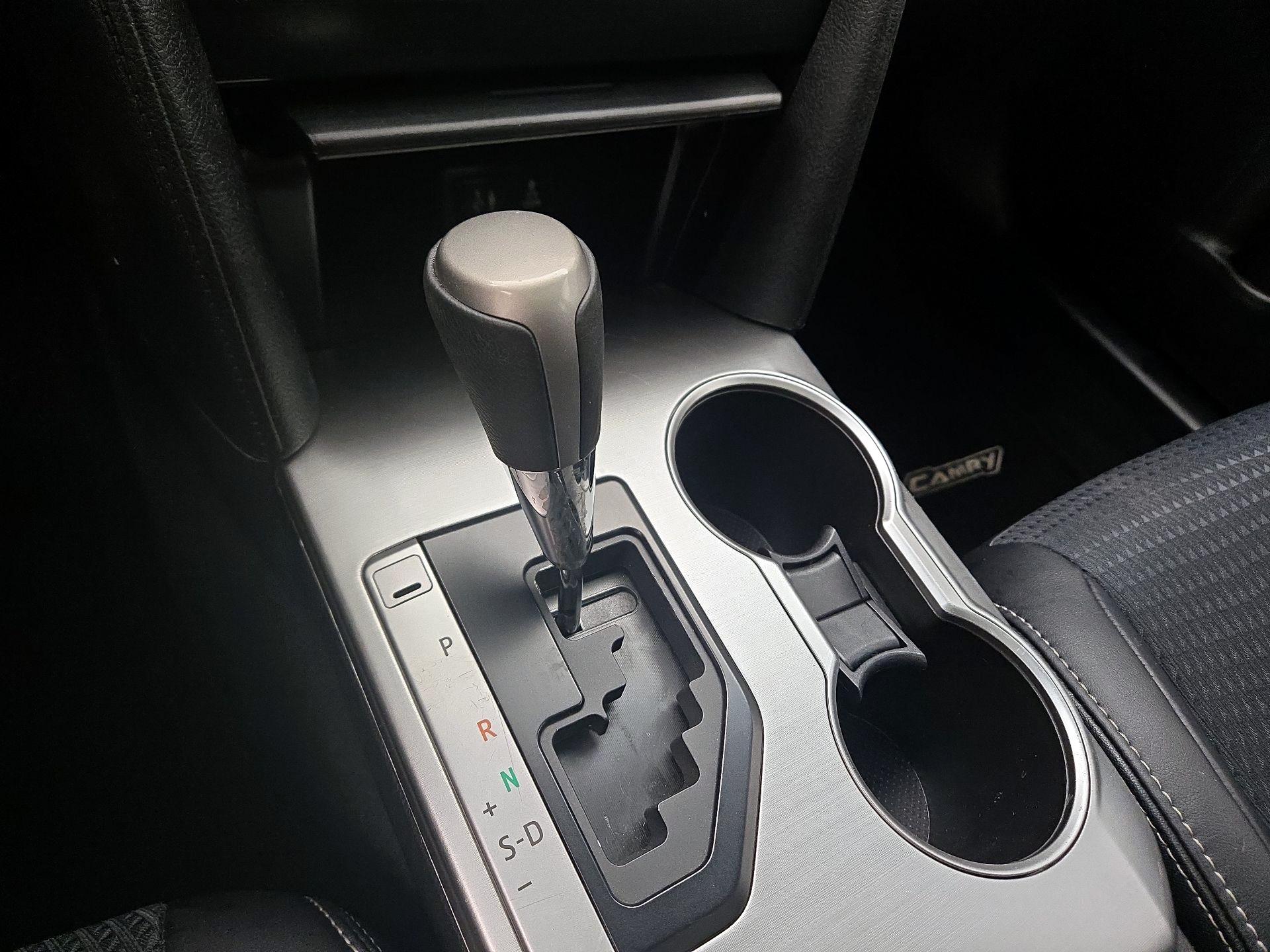 Thumbnail: 2014 Toyota Camry - 17