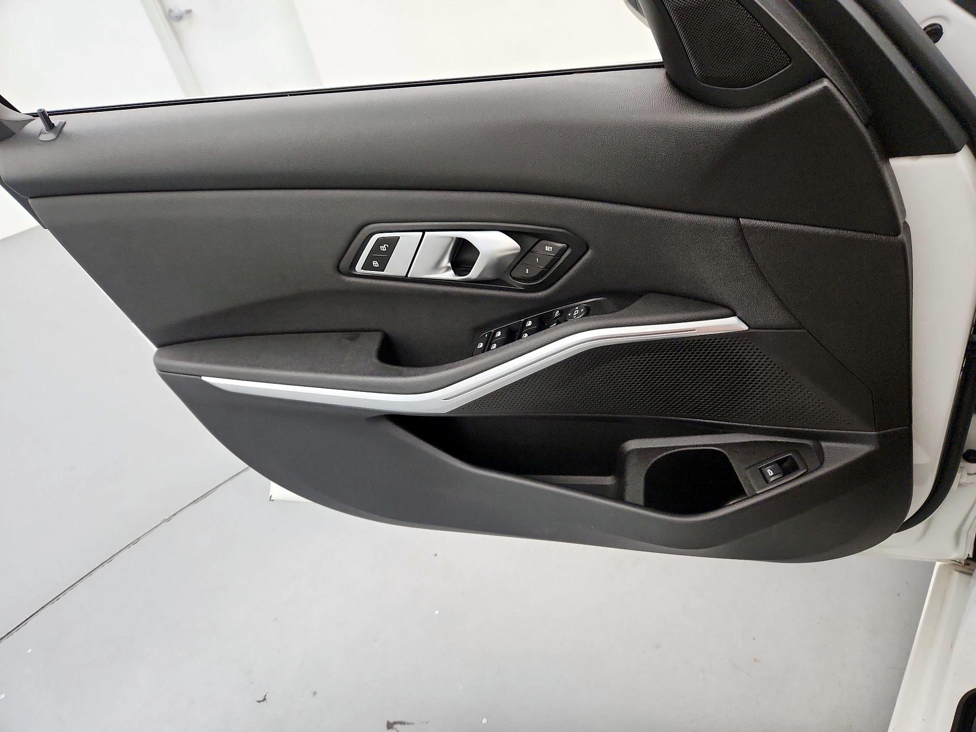 Thumbnail: 2021 BMW 3 Series - 12