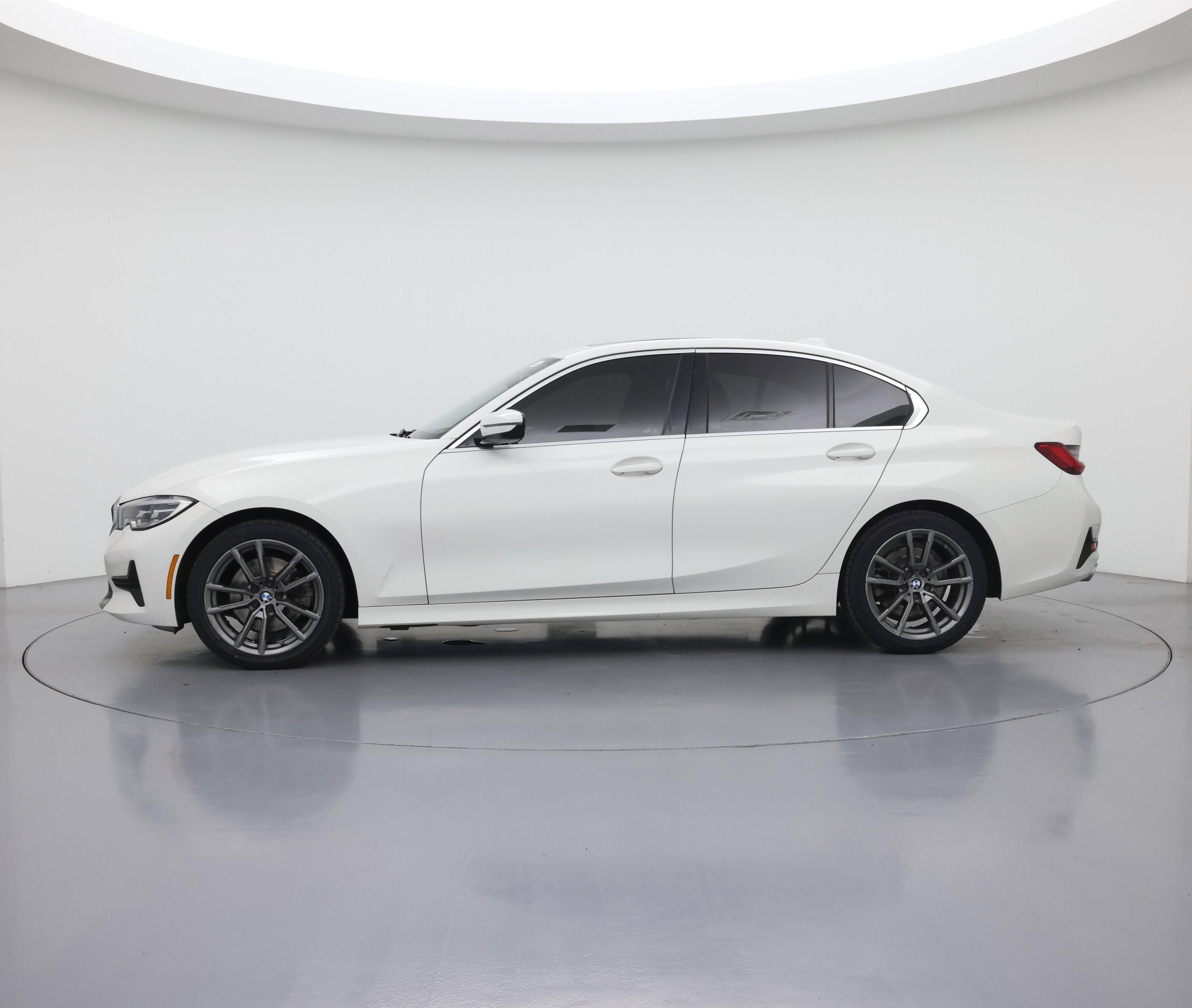 Thumbnail: 2021 BMW 3 Series - 3