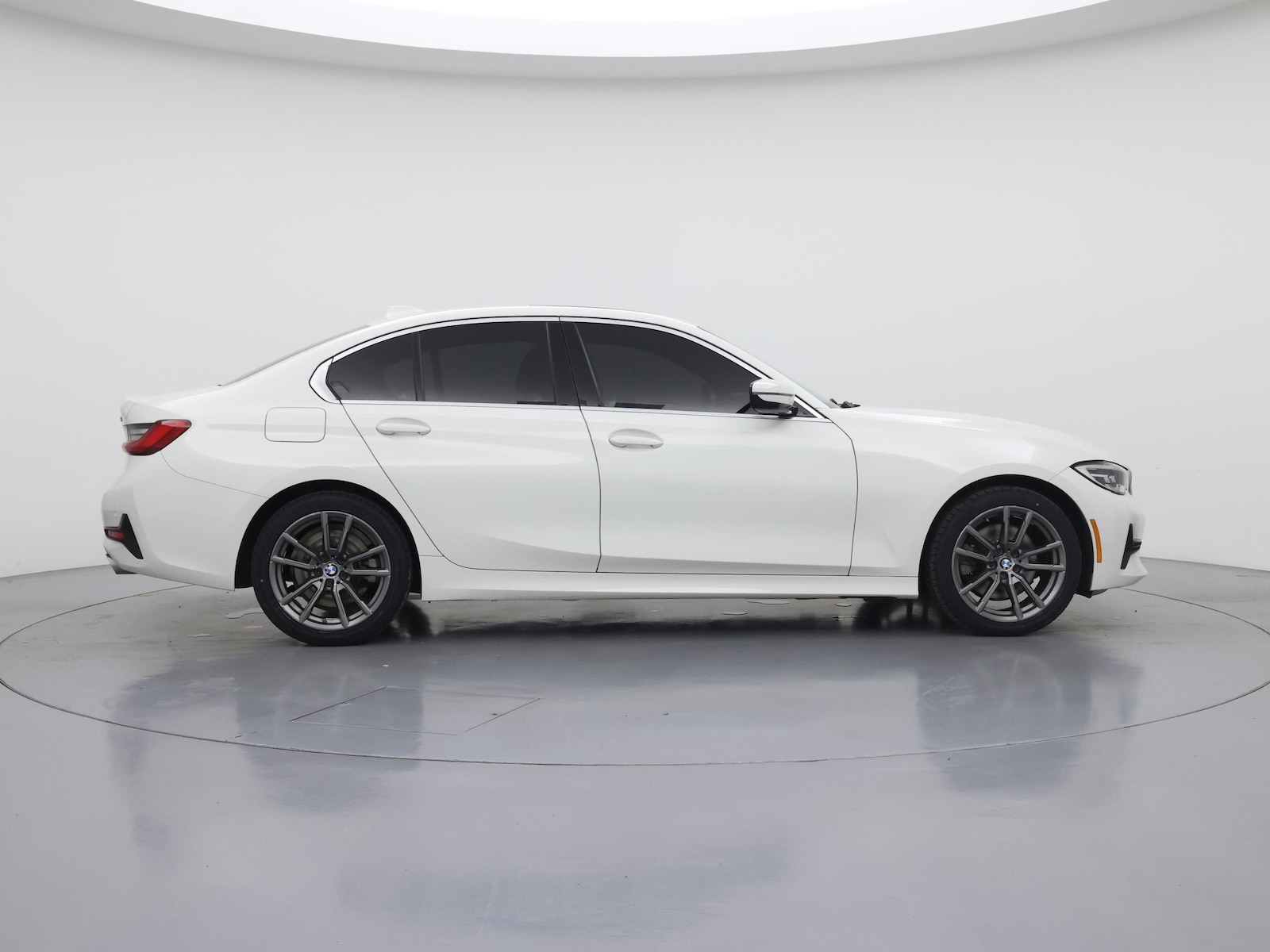 2021 BMW 3 Series 330i - Photo 8