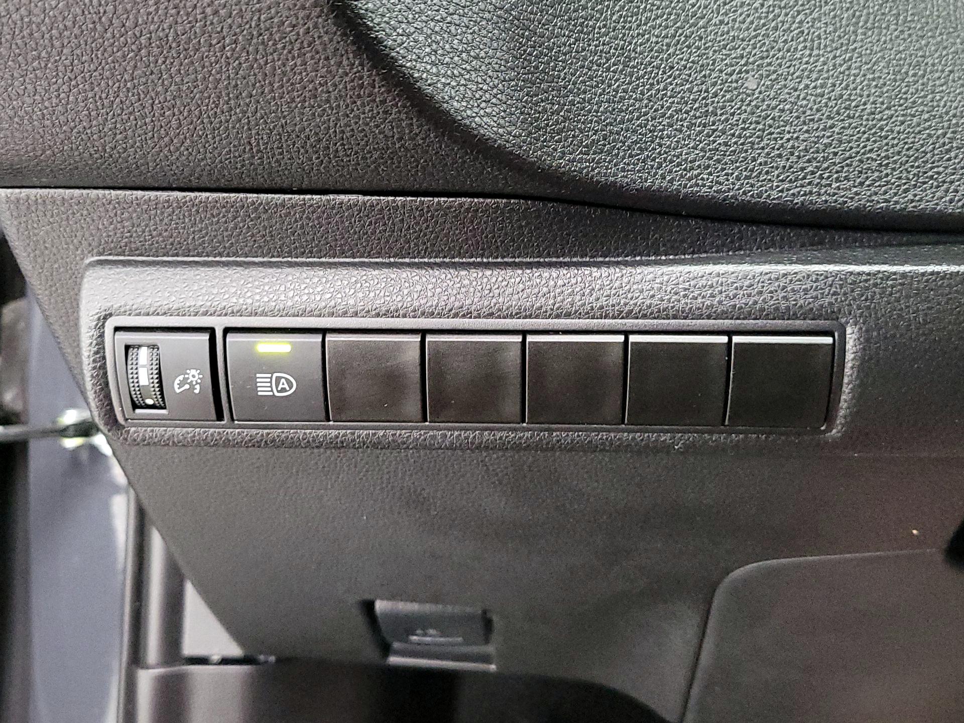 Thumbnail: 2025 Toyota Corolla - 13