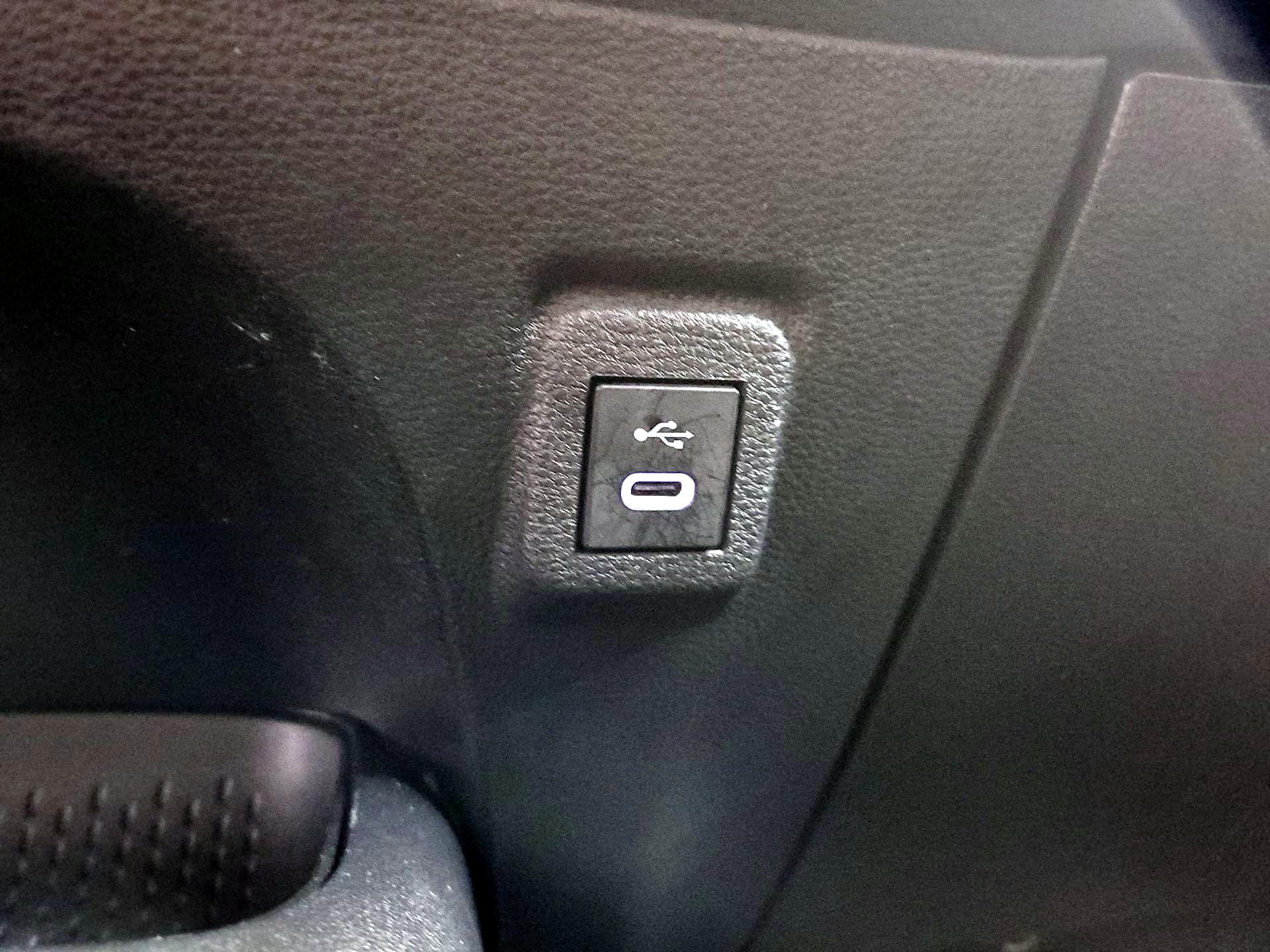 Thumbnail: 2025 Toyota Corolla - 18