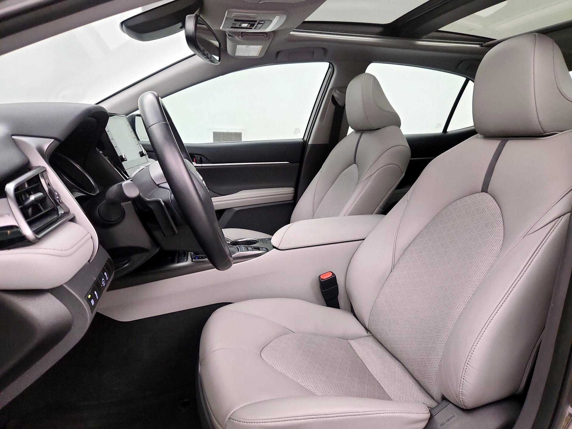 Thumbnail: 2021 Toyota Camry - 11