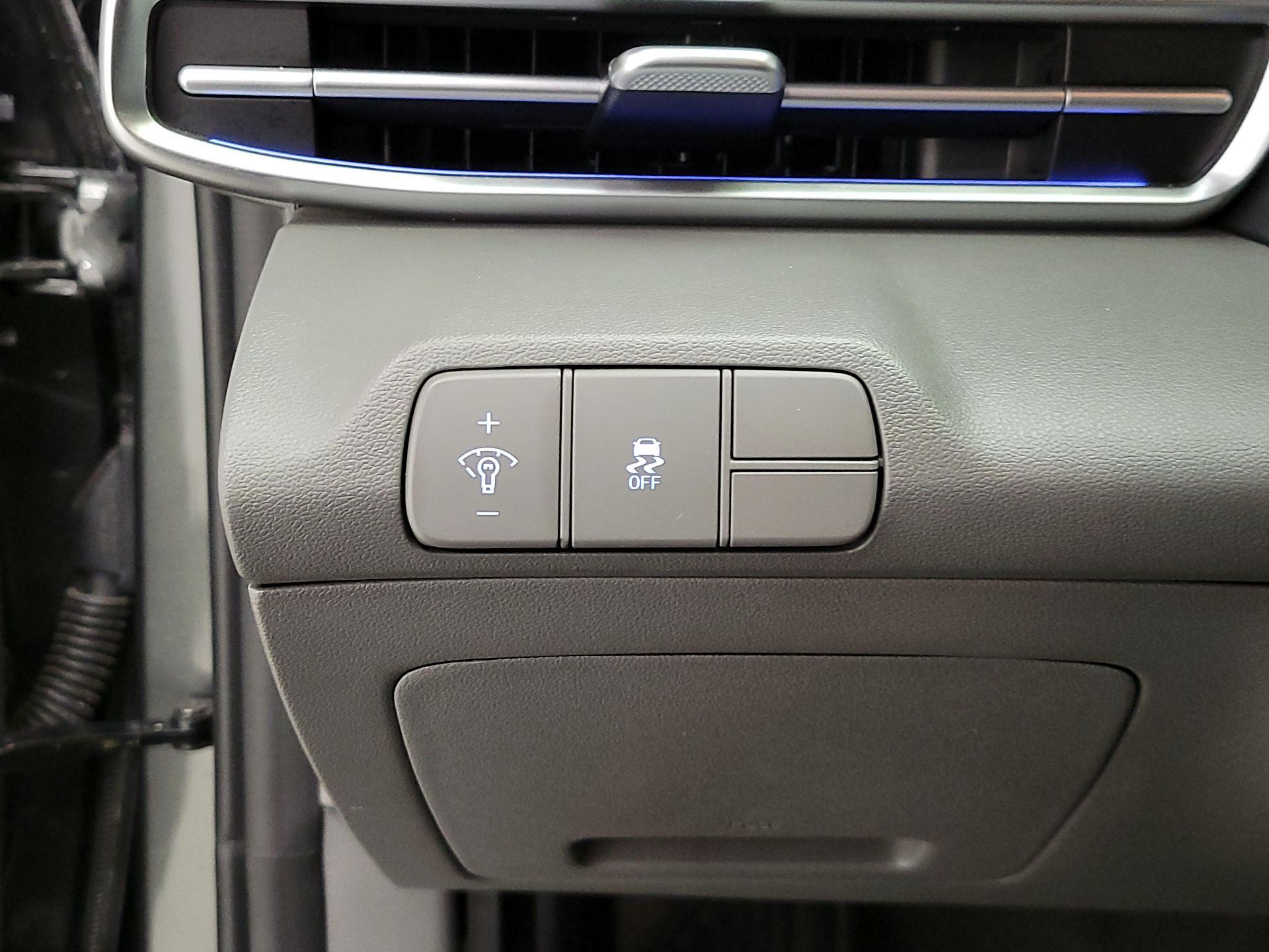 Thumbnail: 2025 Hyundai Elantra - 13