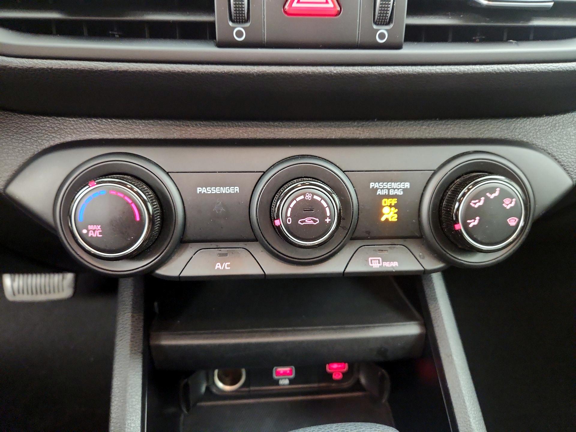 Thumbnail: 2024 Kia Forte - 16