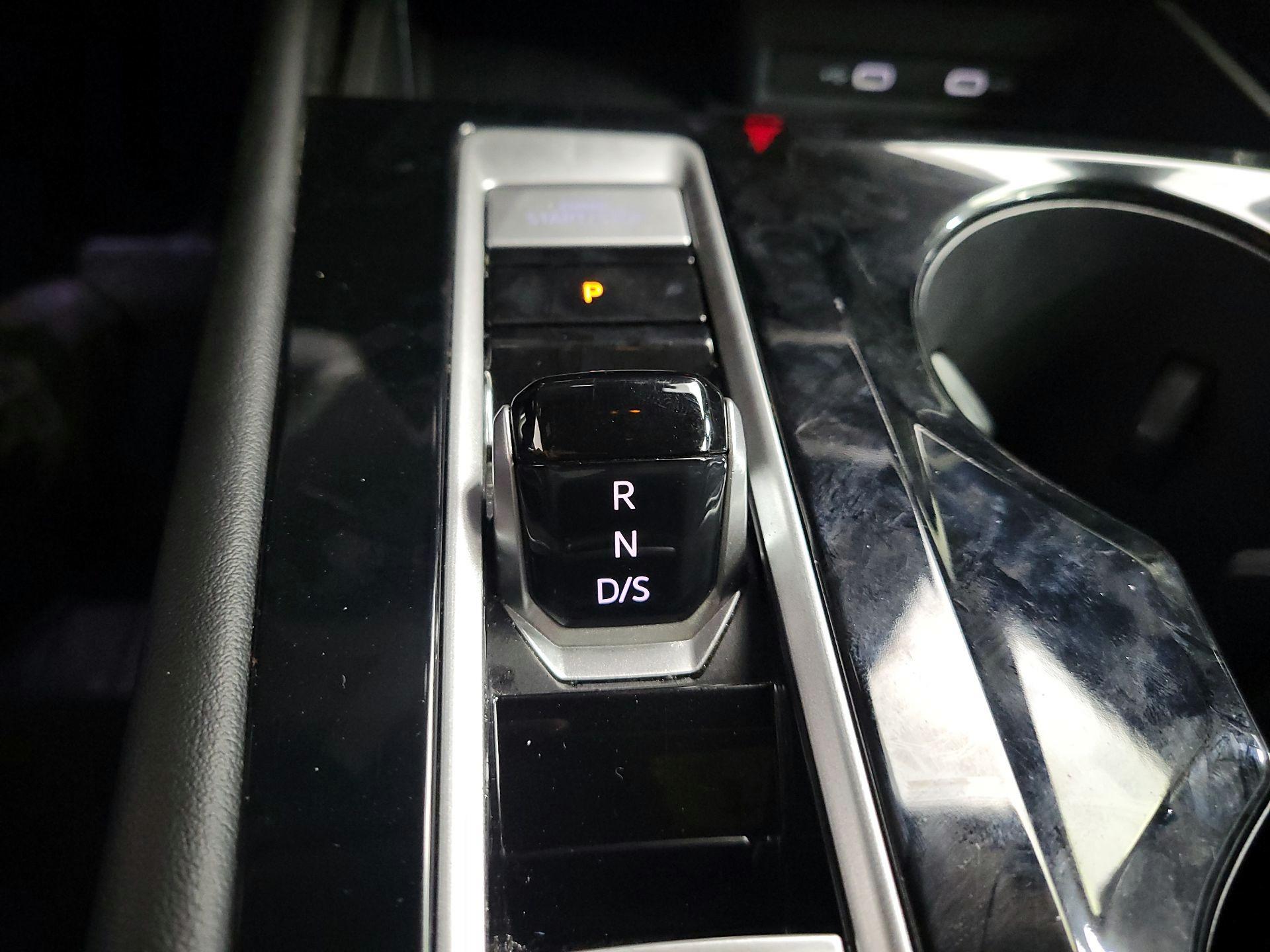 Thumbnail: 2024 Volkswagen Atlas - 17