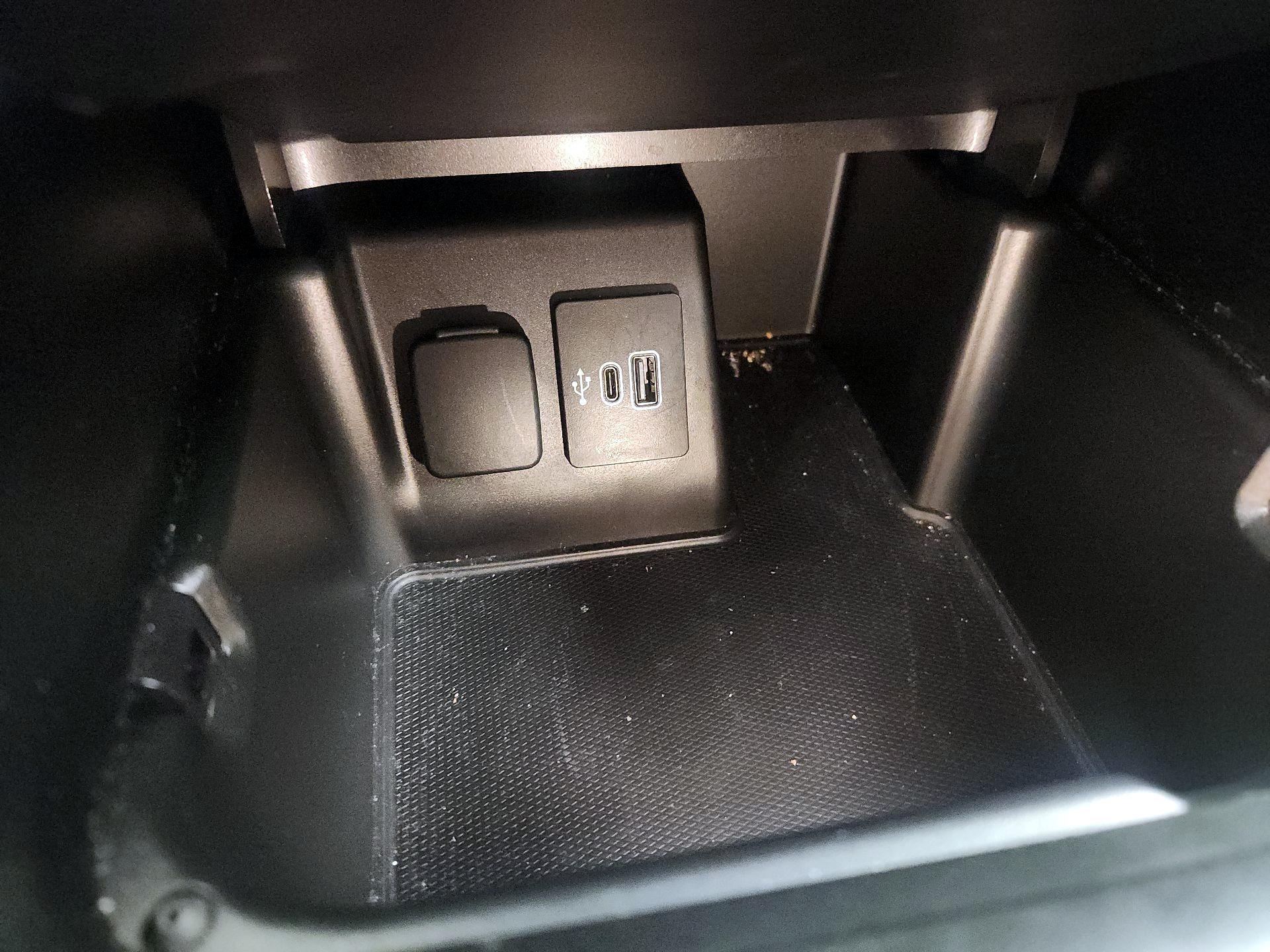 Thumbnail: 2025 Ford Explorer - 19