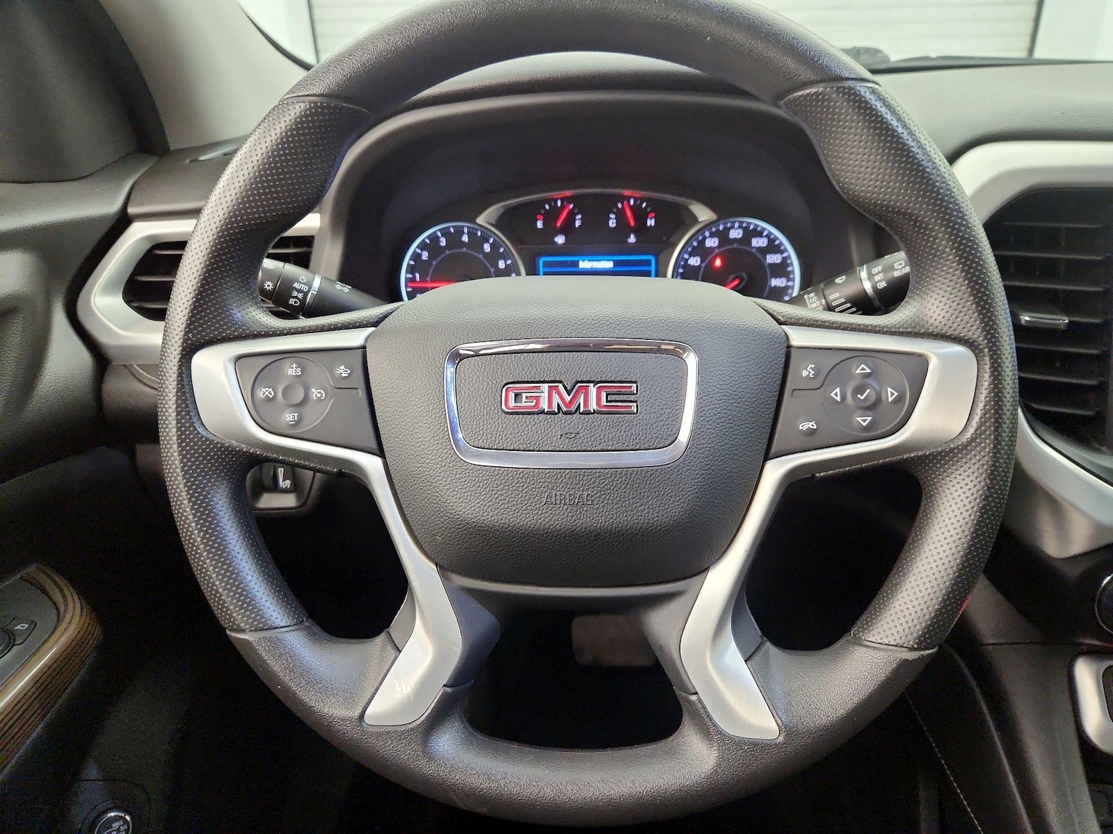 2021 GMC Acadia SLE - Photo 11