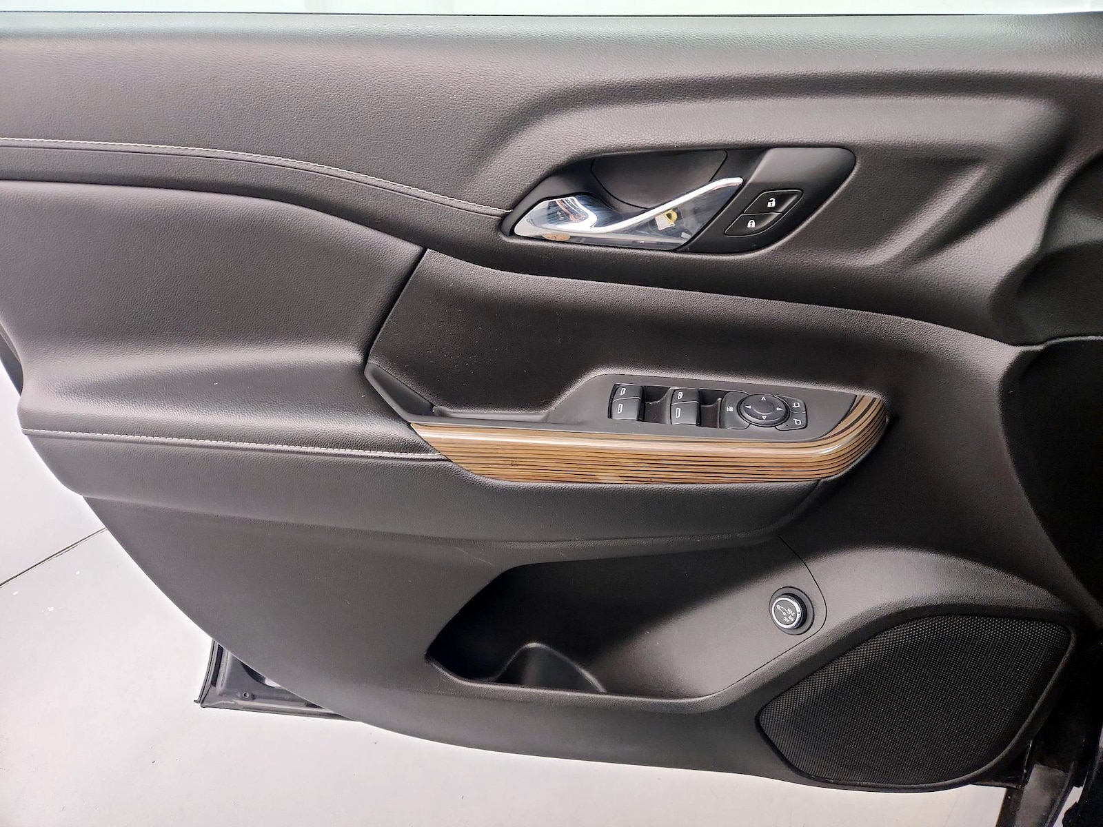 2021 GMC Acadia SLE - Photo 13