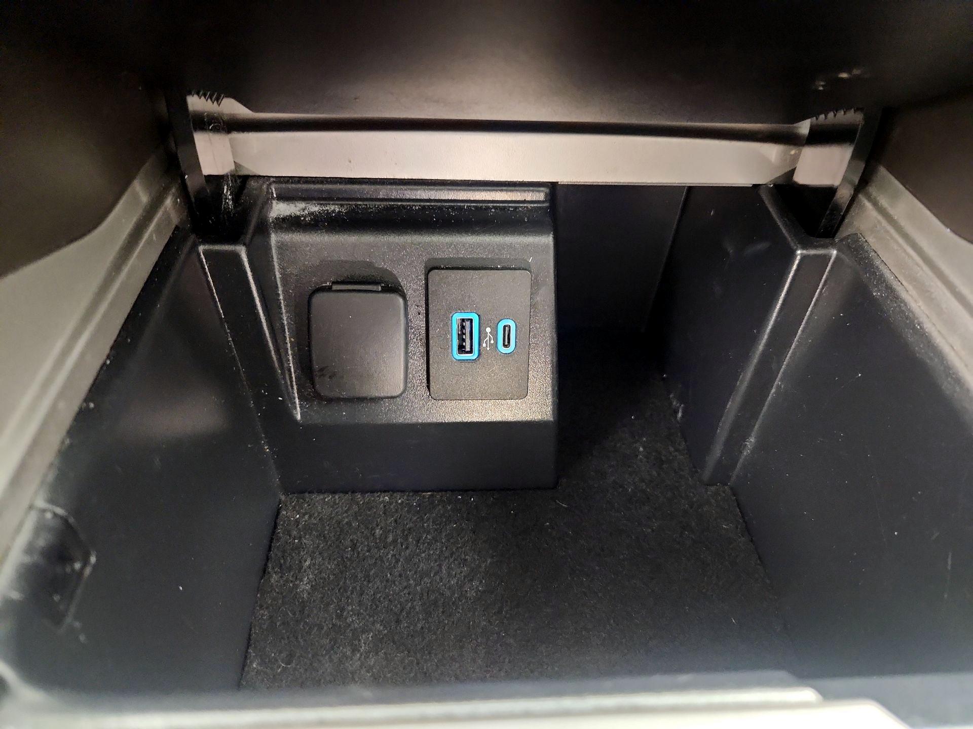 Thumbnail: 2021 Ford Explorer - 19