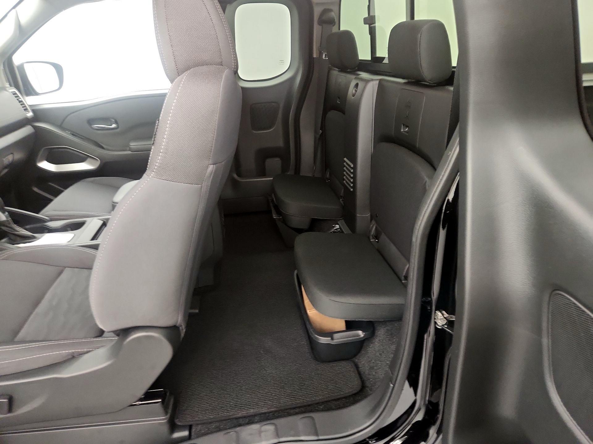 Thumbnail: 2024 Nissan Frontier - 19