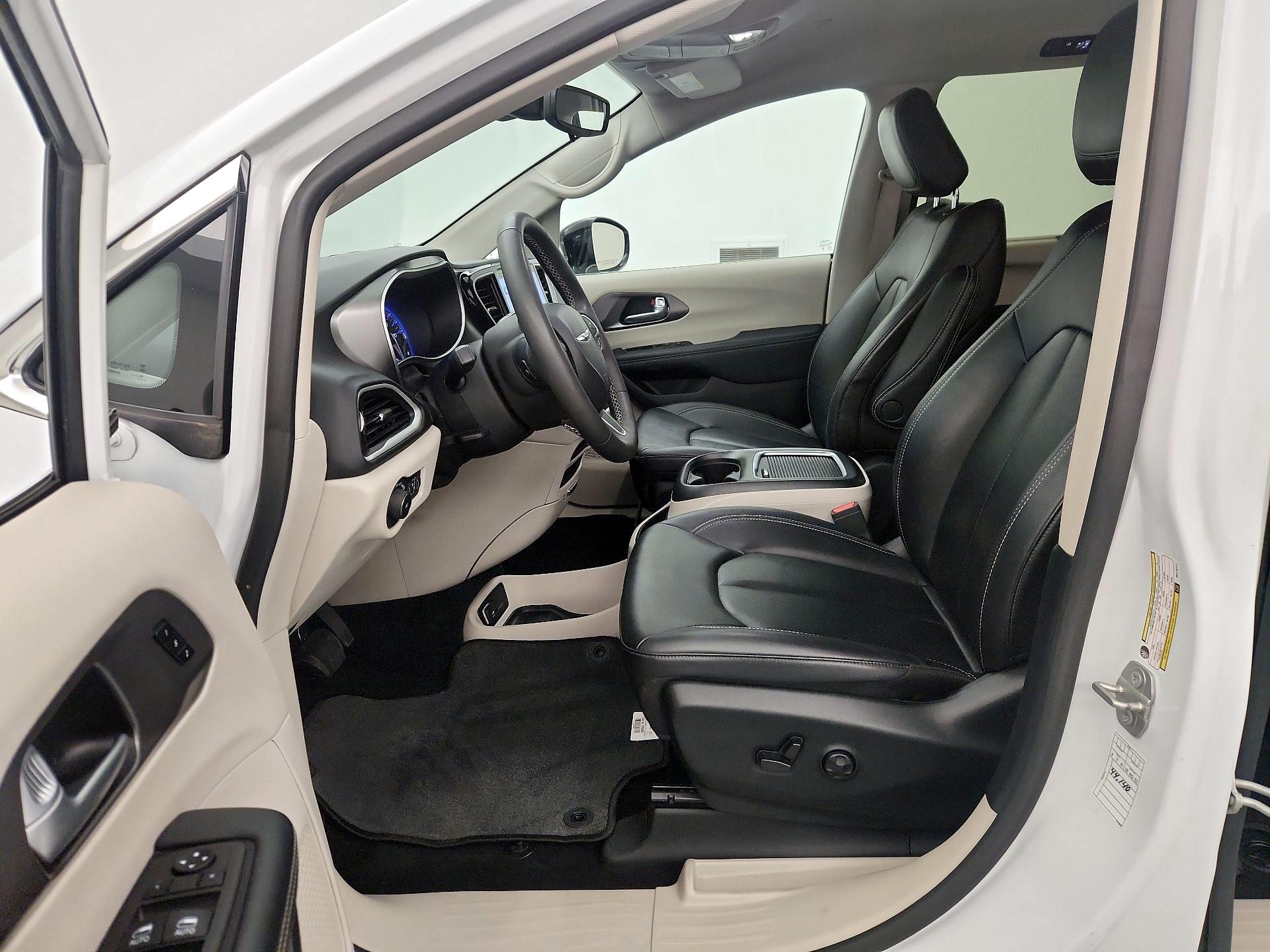 Thumbnail: 2024 Chrysler Pacifica - 11