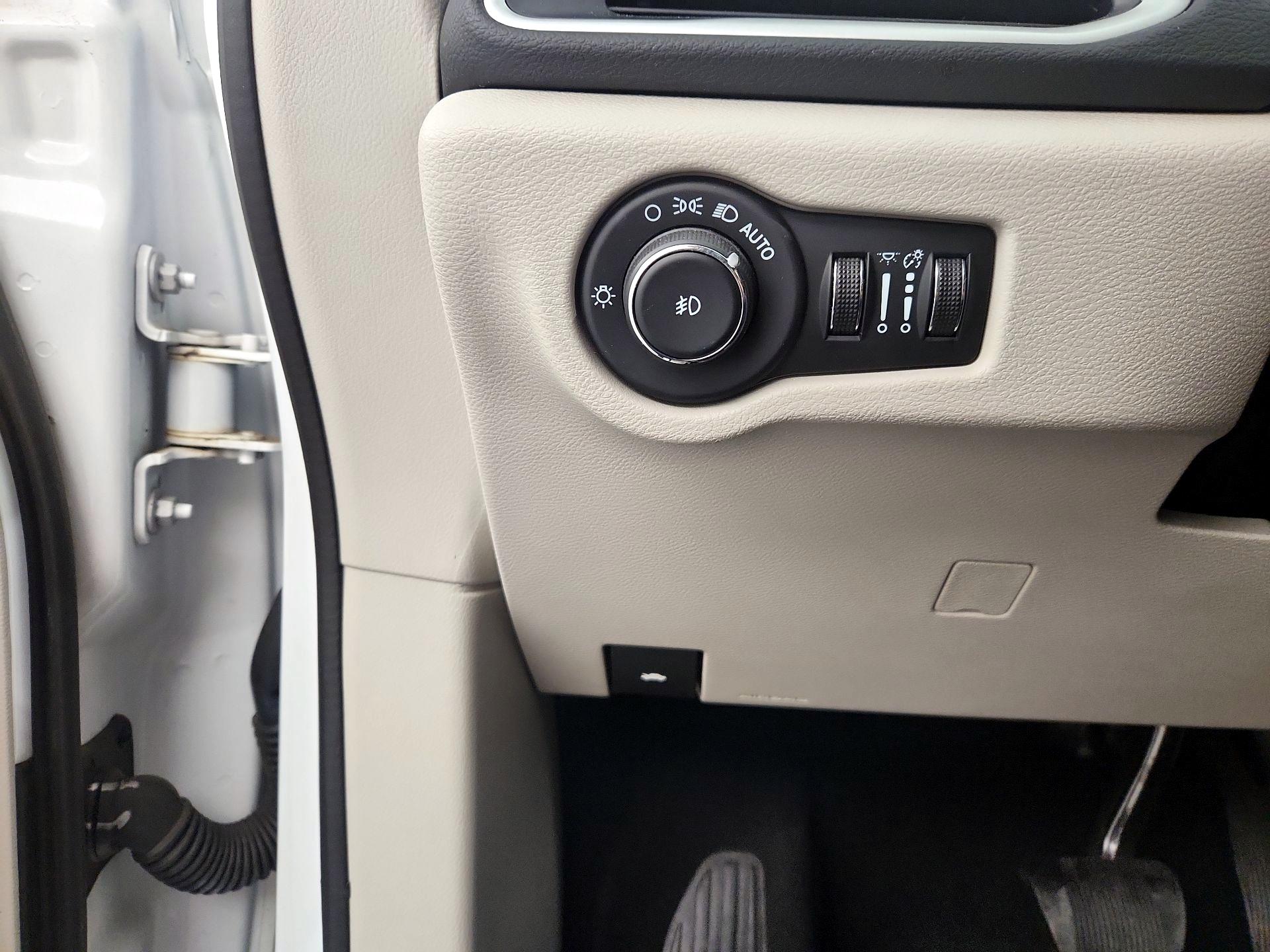 Thumbnail: 2024 Chrysler Pacifica - 13