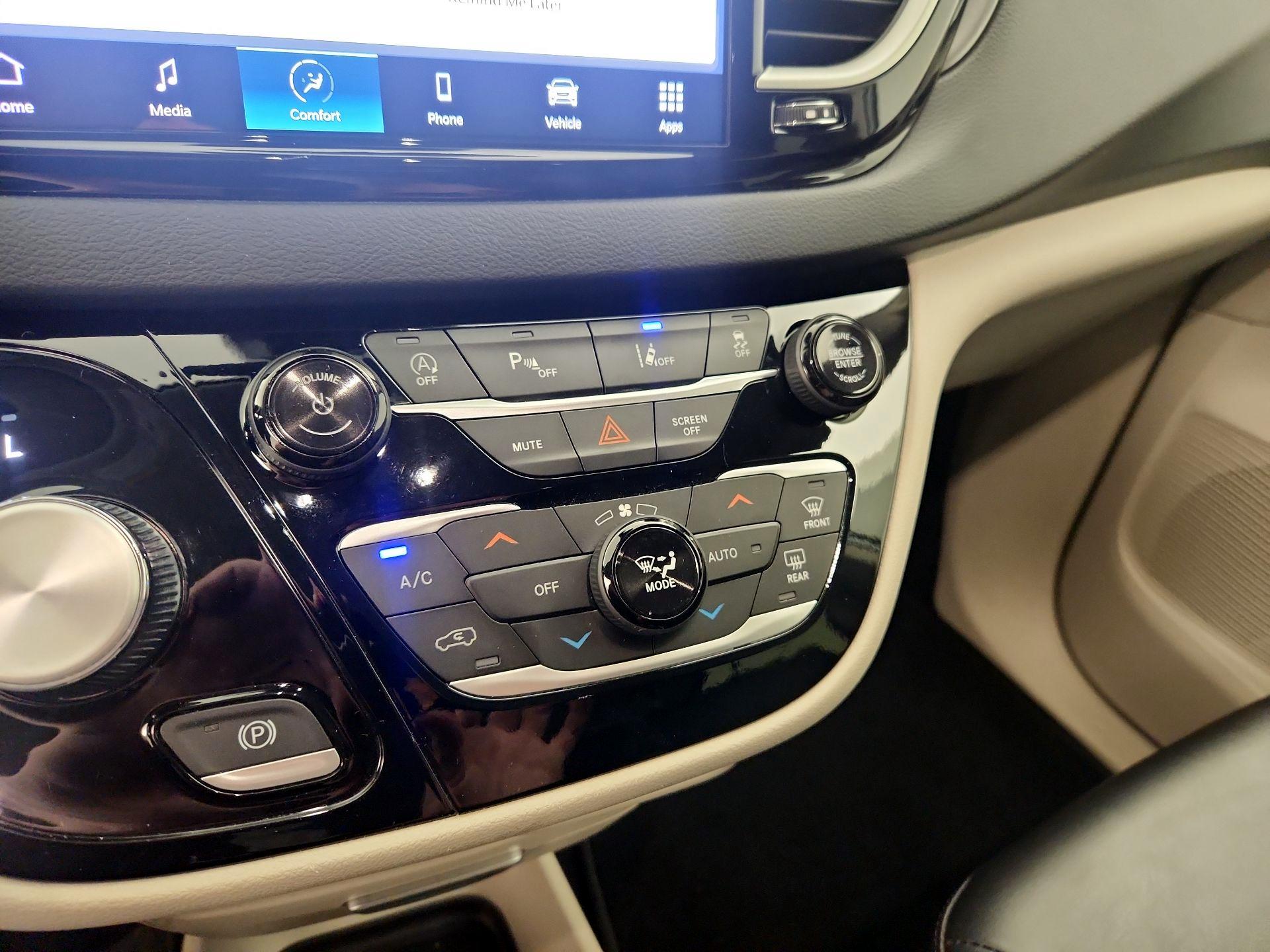 Thumbnail: 2024 Chrysler Pacifica - 16