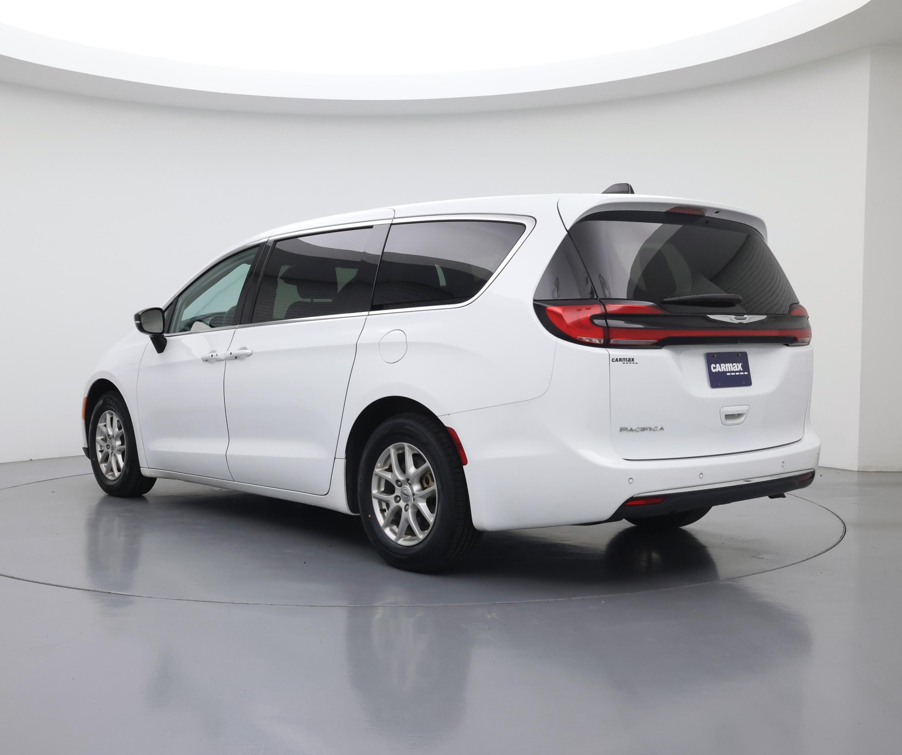 Thumbnail: 2024 Chrysler Pacifica - 2