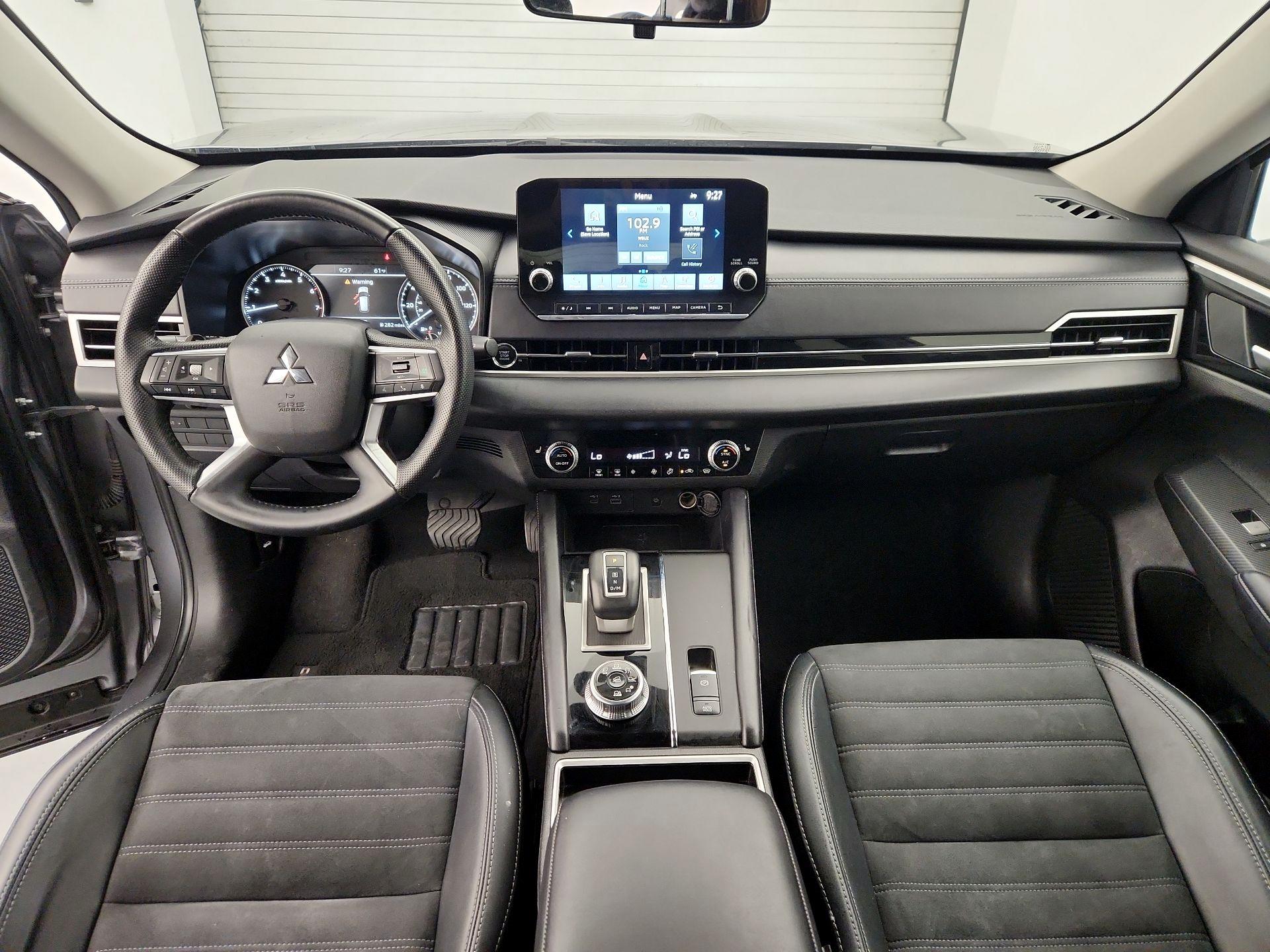 Thumbnail: 2024 Mitsubishi Outlander - 9