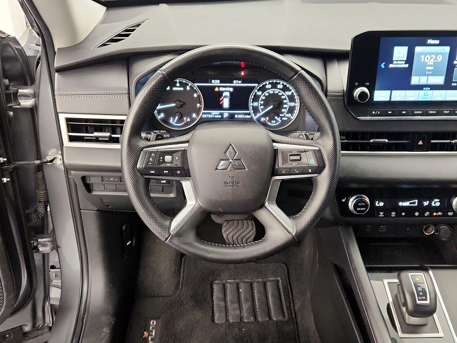 Thumbnail: 2024 Mitsubishi Outlander - 10