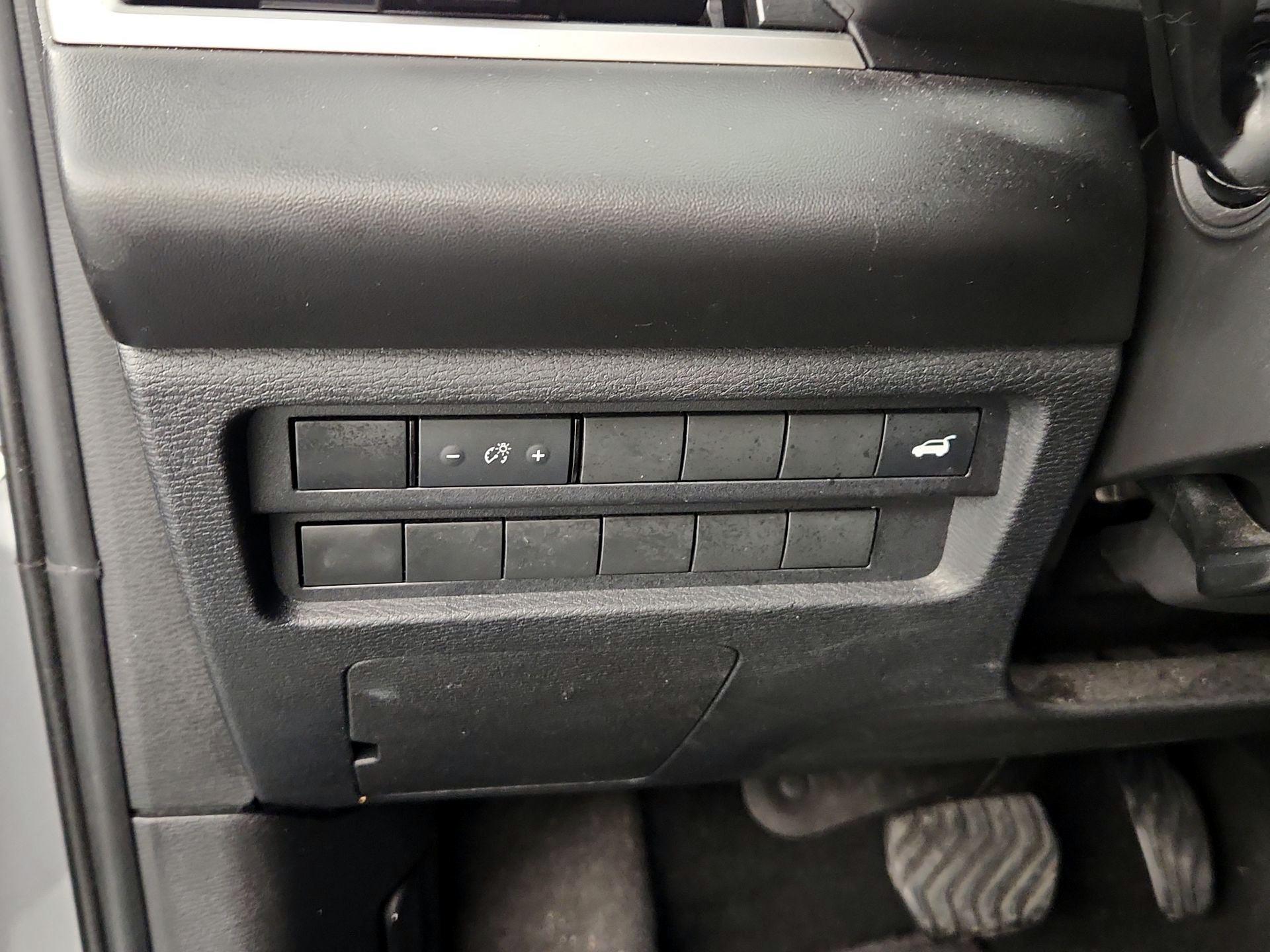 Thumbnail: 2024 Mitsubishi Outlander - 13