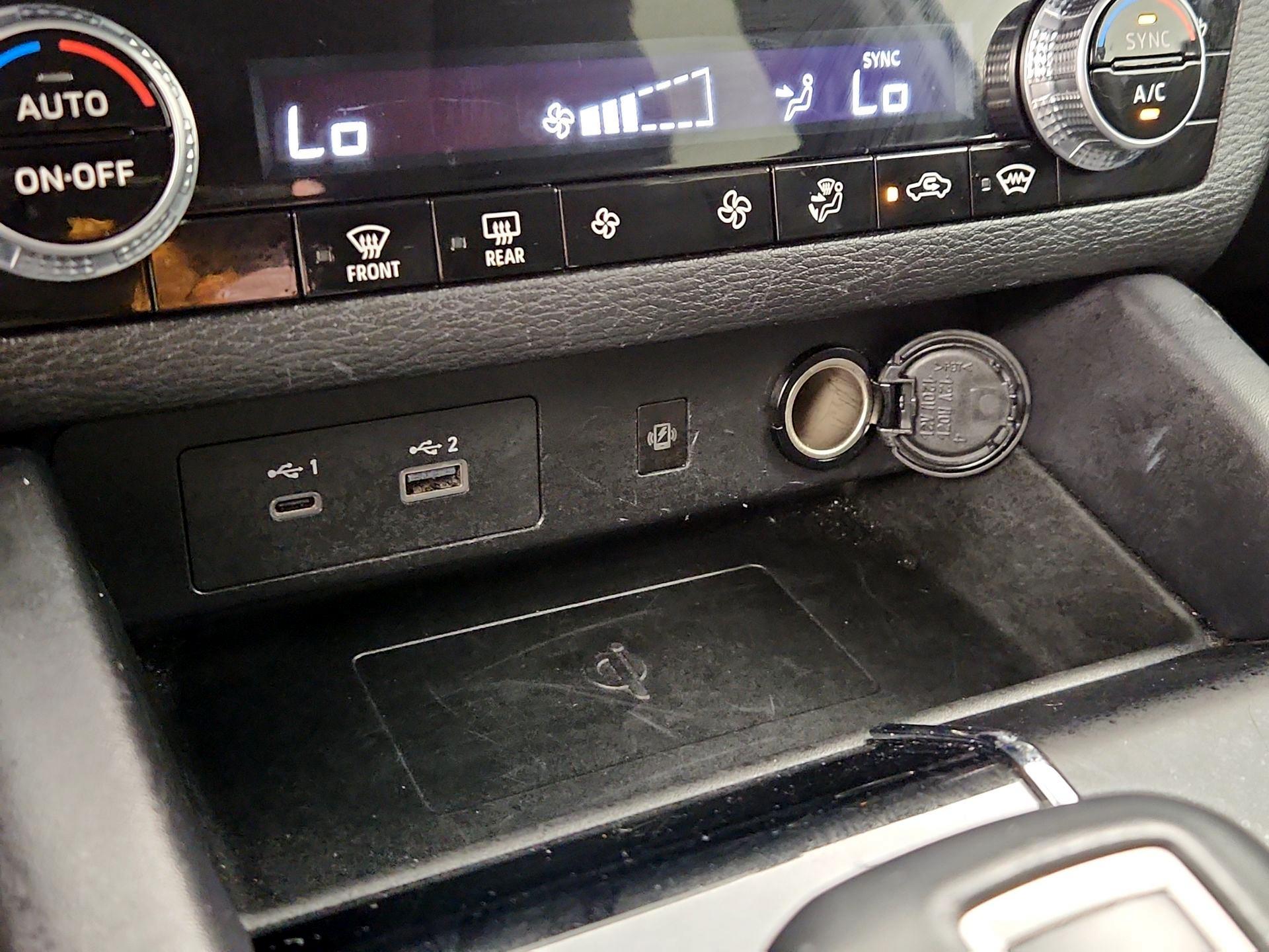 Thumbnail: 2024 Mitsubishi Outlander - 18