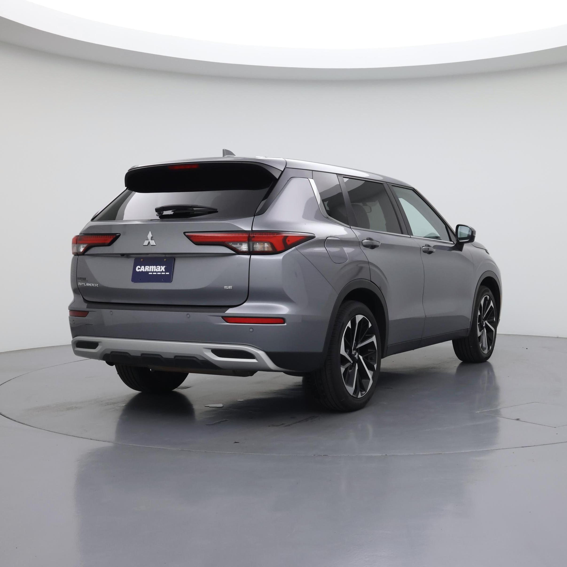 Thumbnail: 2024 Mitsubishi Outlander - 8