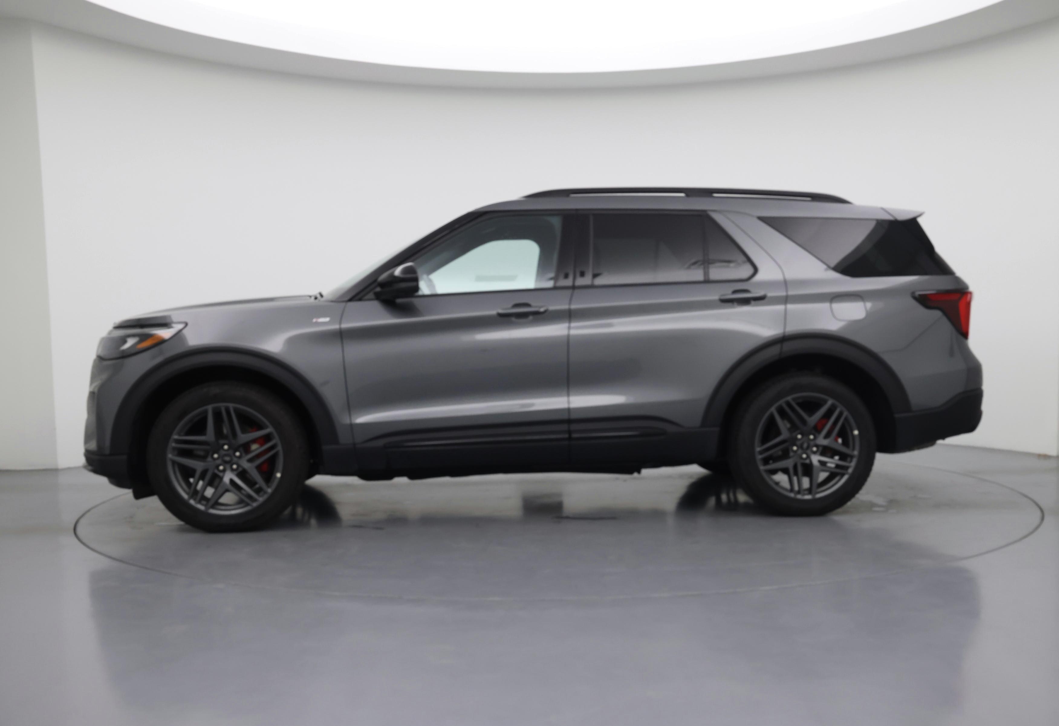 Thumbnail: 2025 Ford Explorer - 3