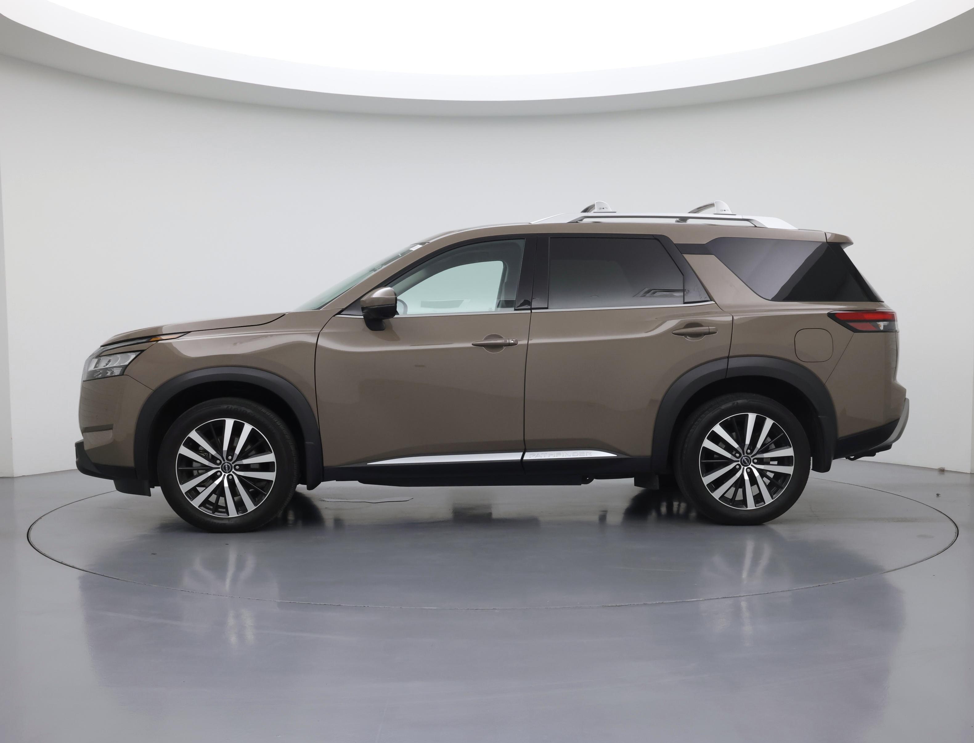 Thumbnail: 2024 Nissan Pathfinder - 3