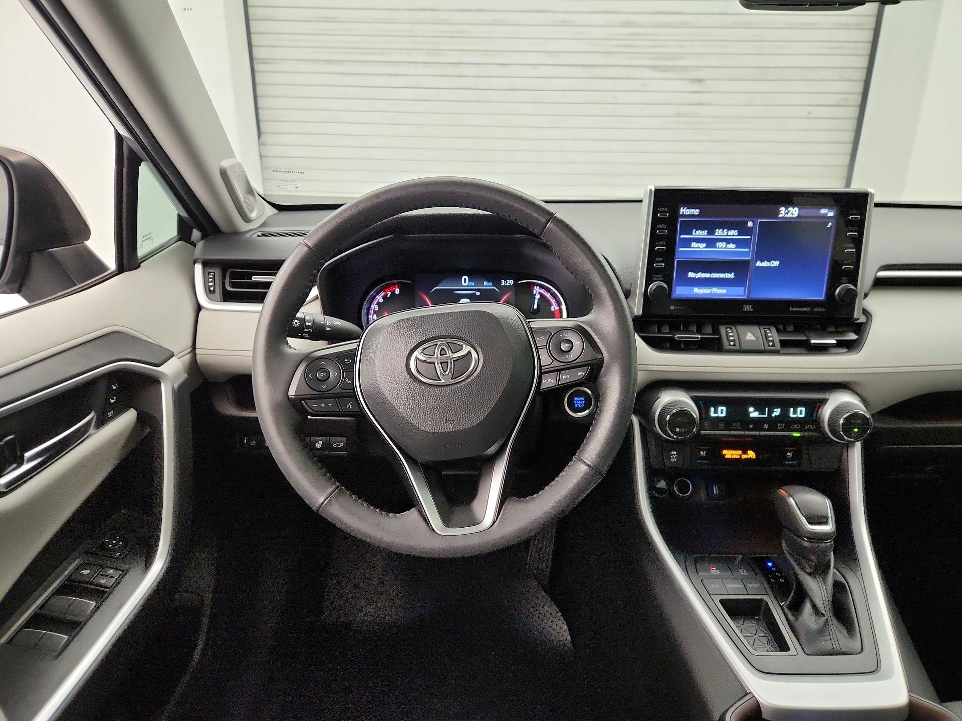 Thumbnail: 2022 Toyota RAV4 - 10