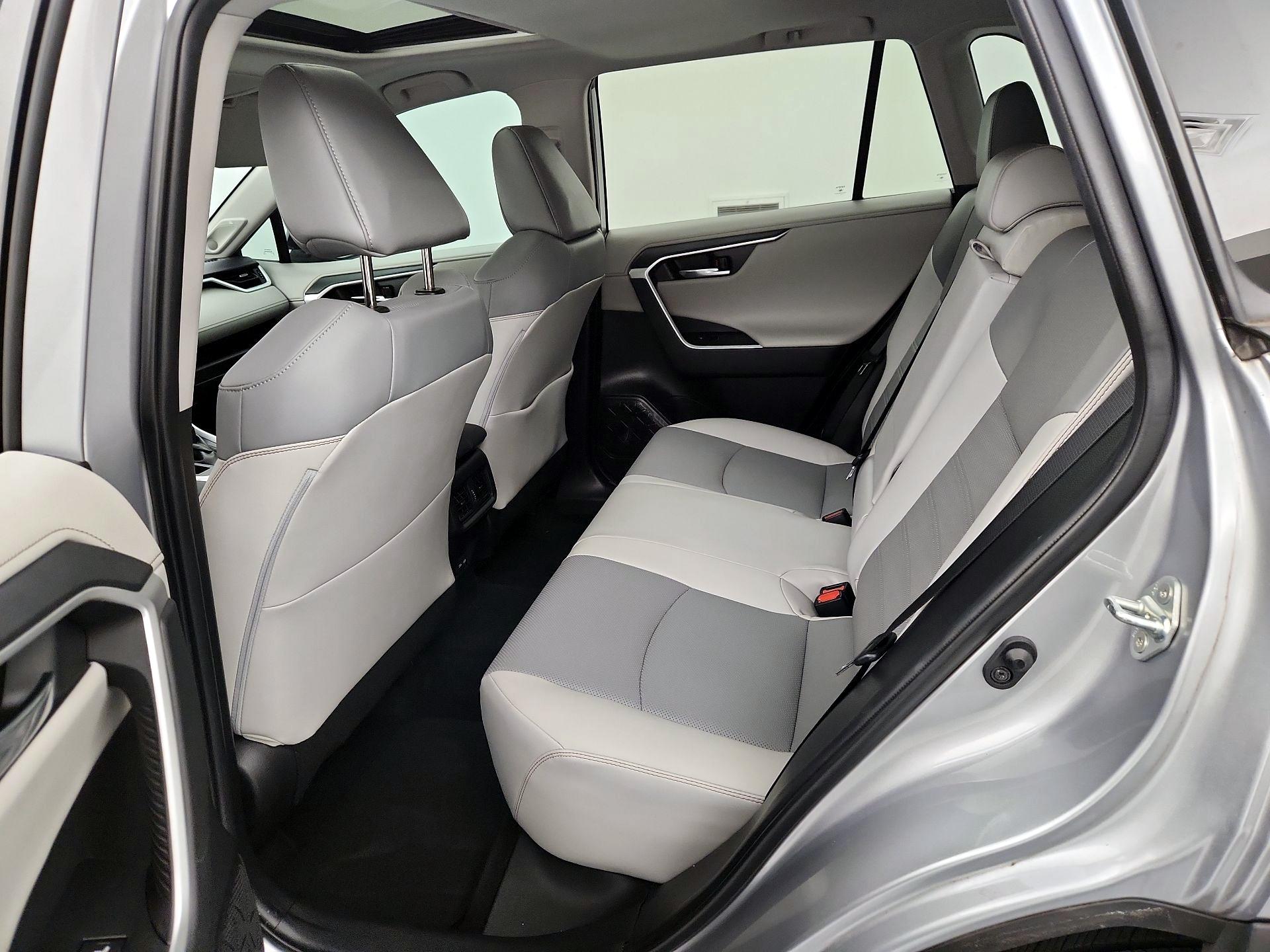 Thumbnail: 2022 Toyota RAV4 - 20