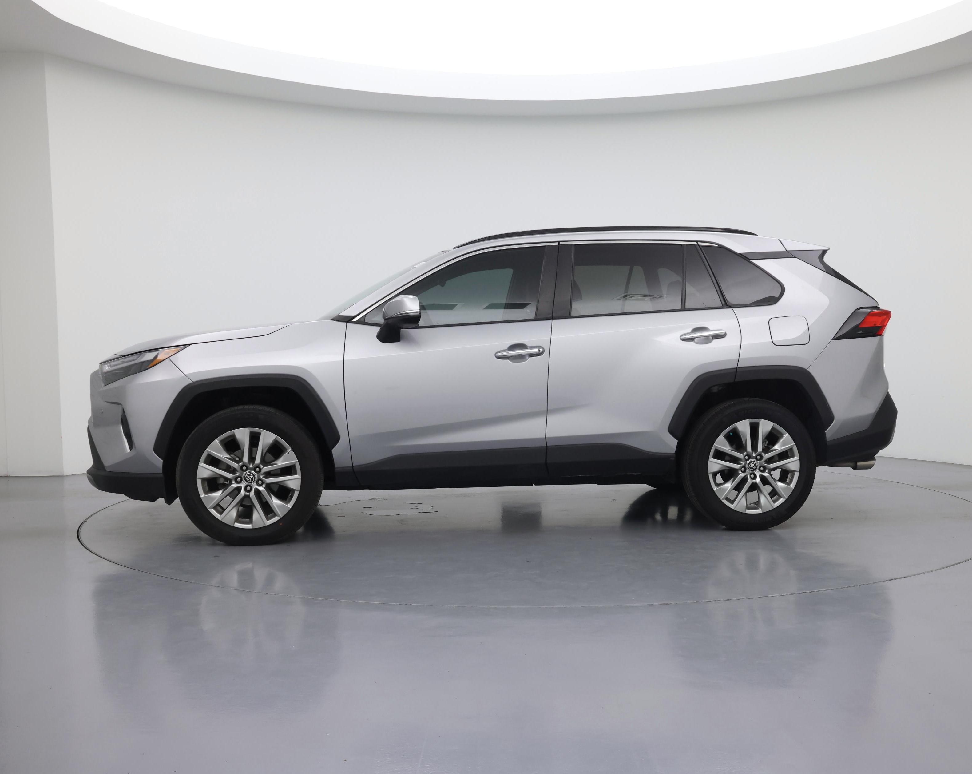 Thumbnail: 2022 Toyota RAV4 - 3