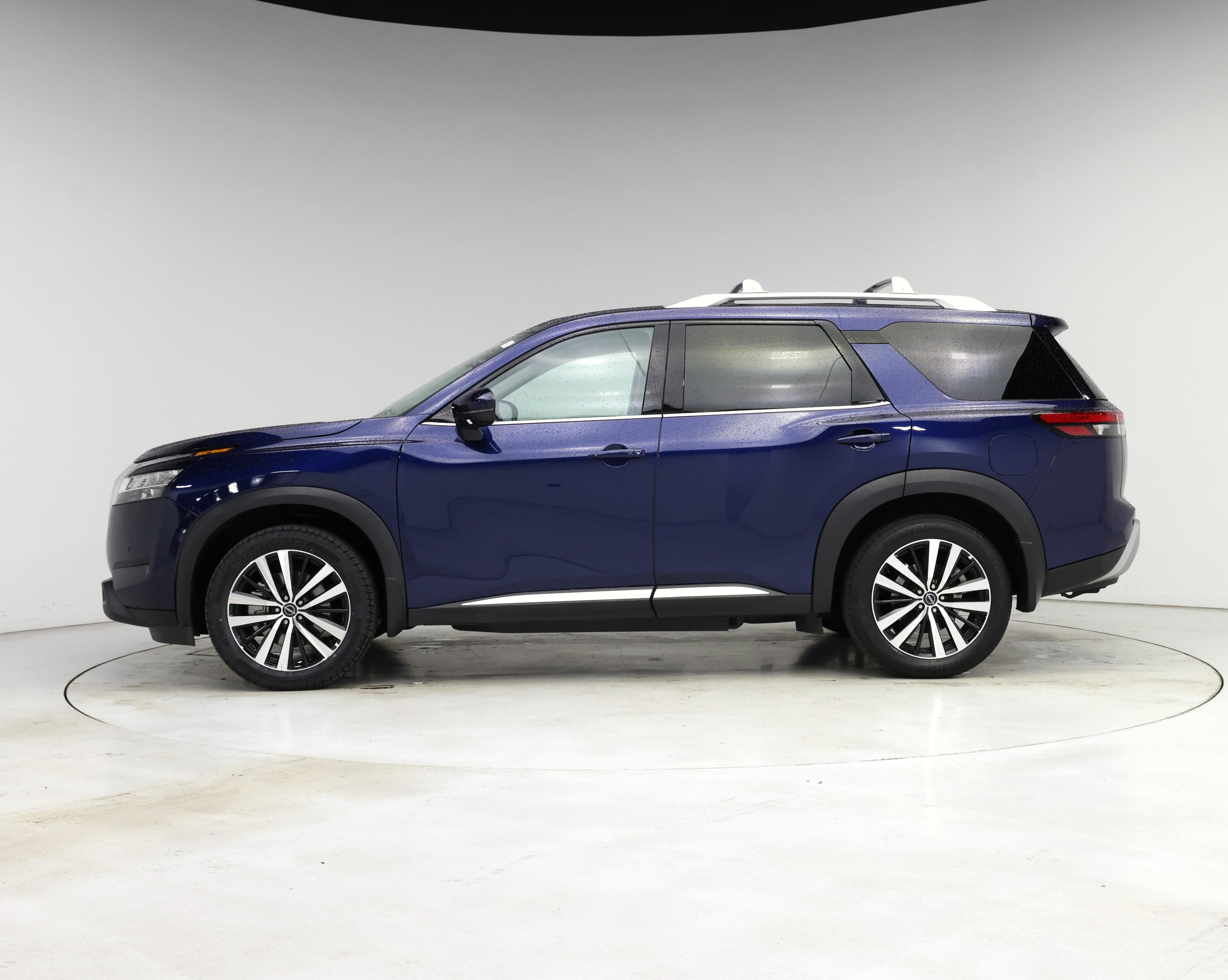 Thumbnail: 2024 Nissan Pathfinder - 3