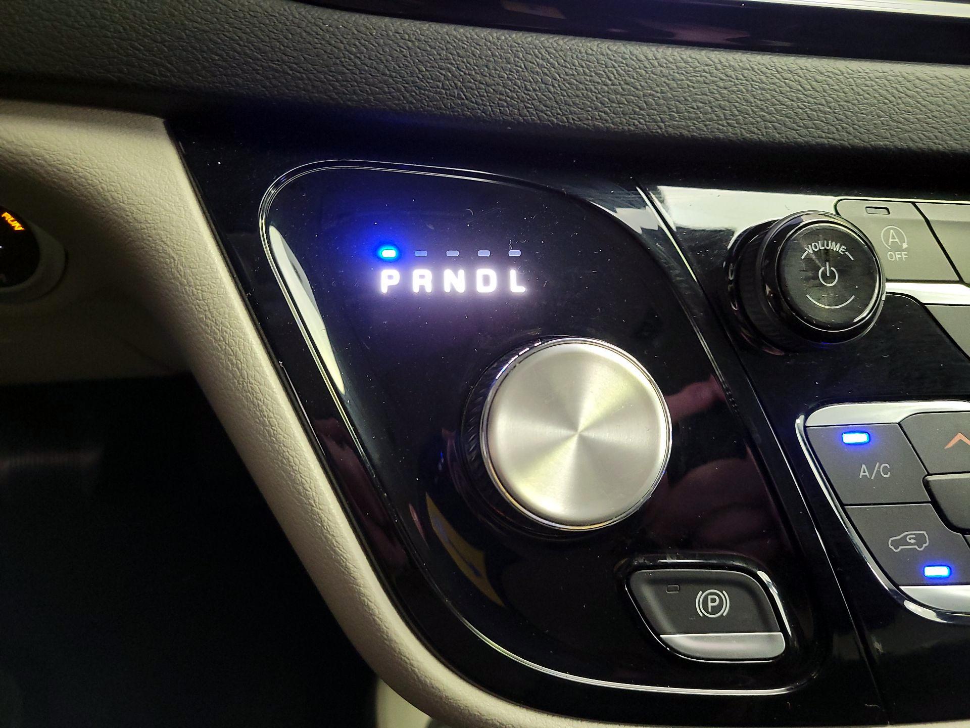 Thumbnail: 2023 Chrysler Pacifica - 17