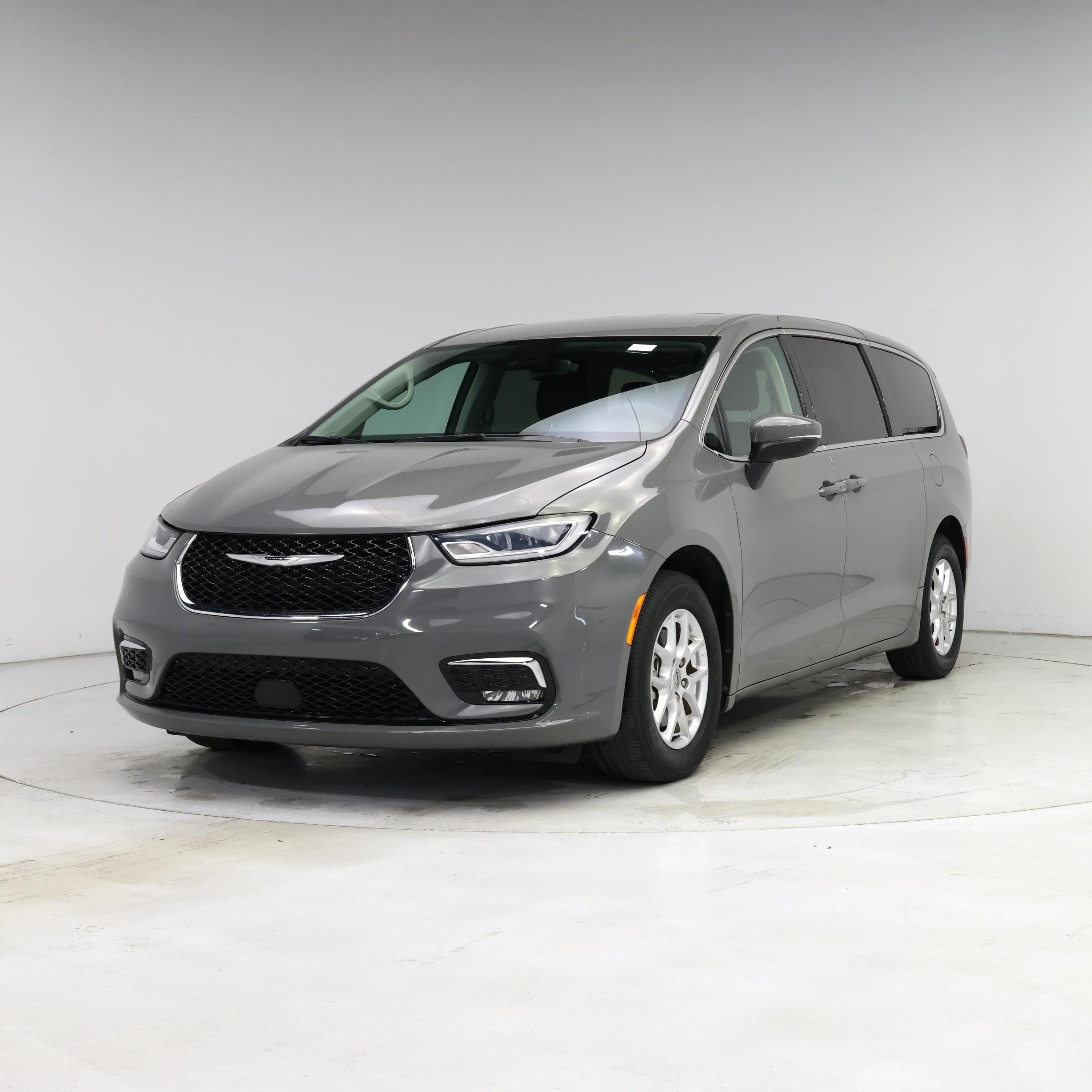 Thumbnail: 2023 Chrysler Pacifica - 4