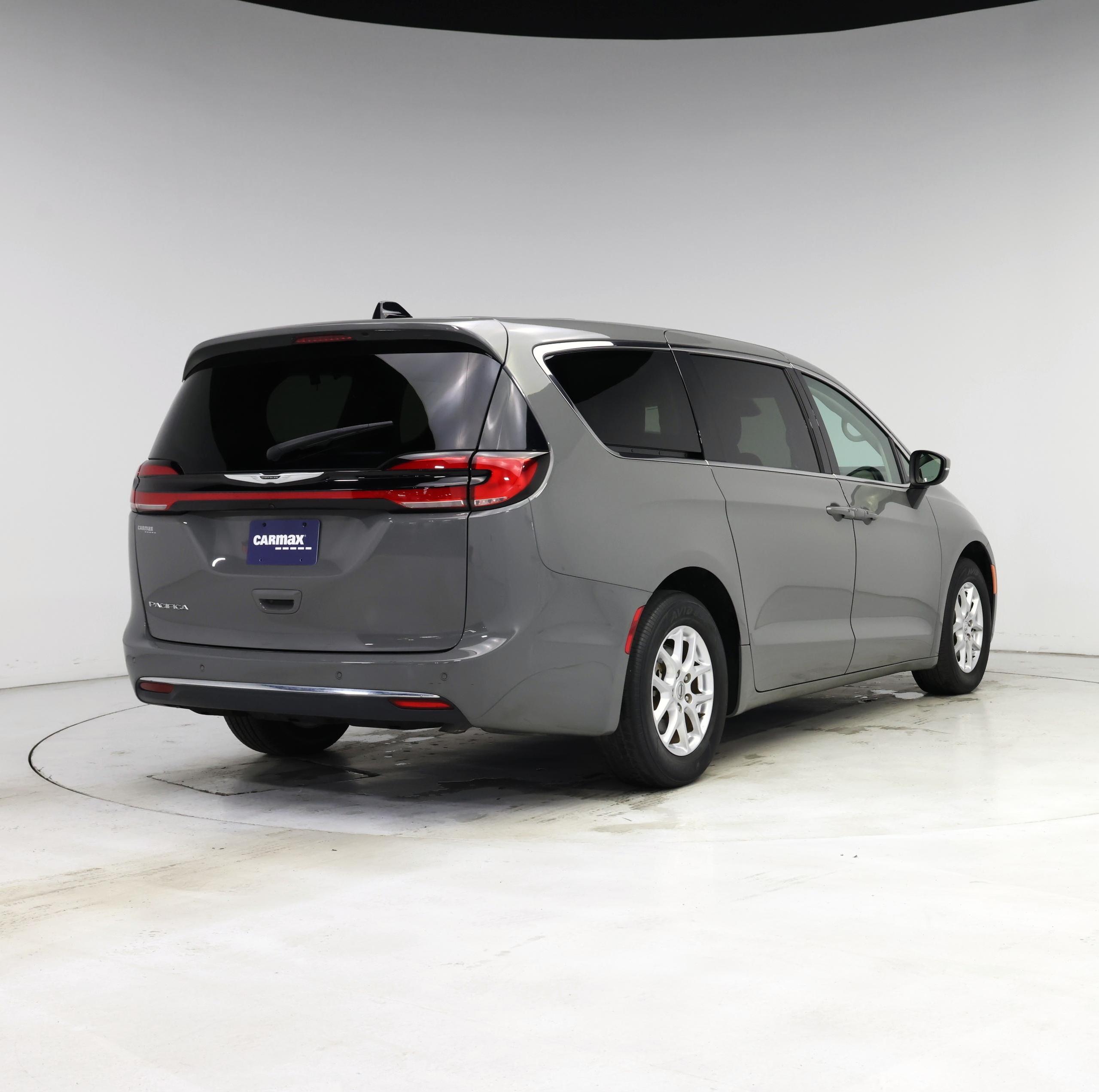 Thumbnail: 2023 Chrysler Pacifica - 8