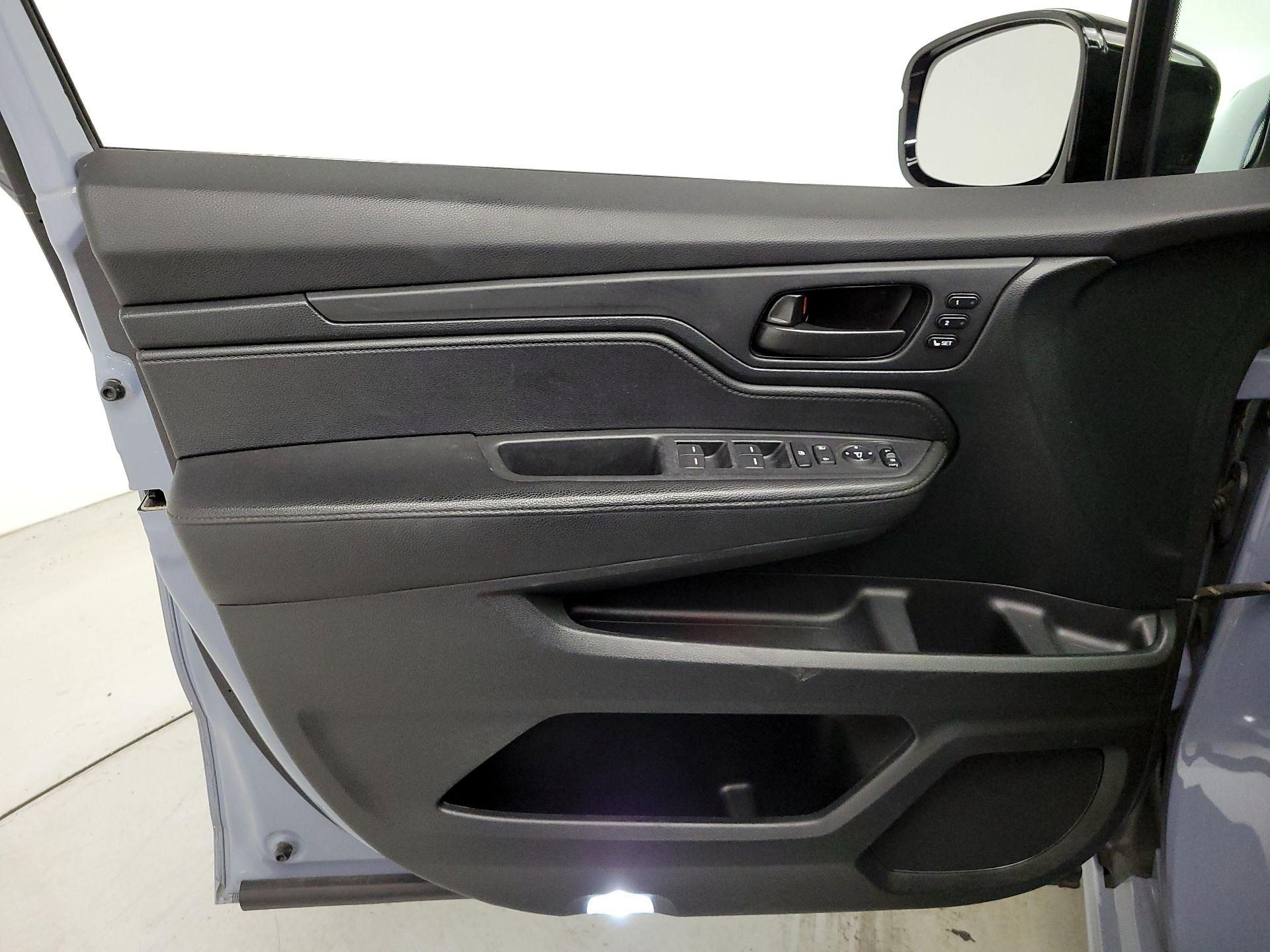 Thumbnail: 2023 Honda Odyssey - 12