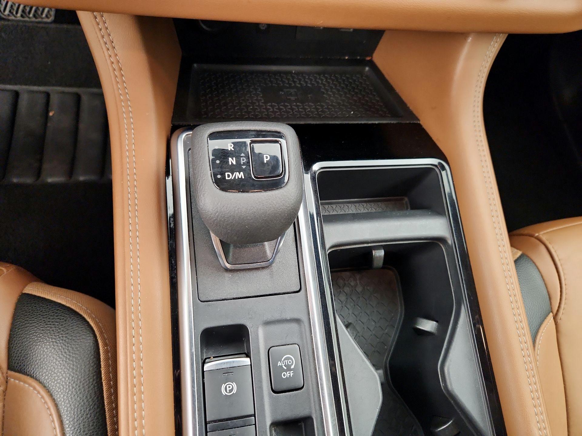 Thumbnail: 2023 Nissan Pathfinder - 18