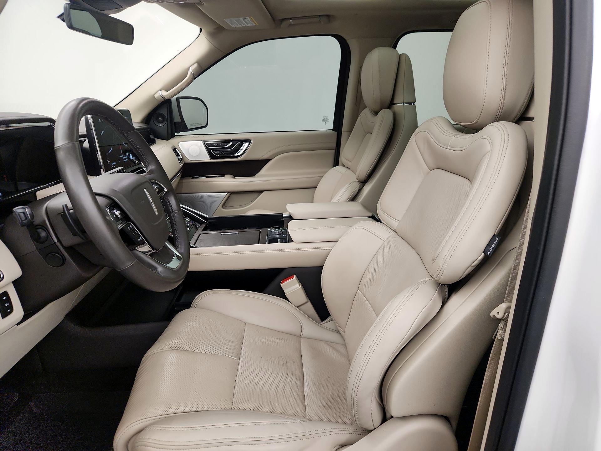 Thumbnail: 2021 Lincoln Navigator - 11