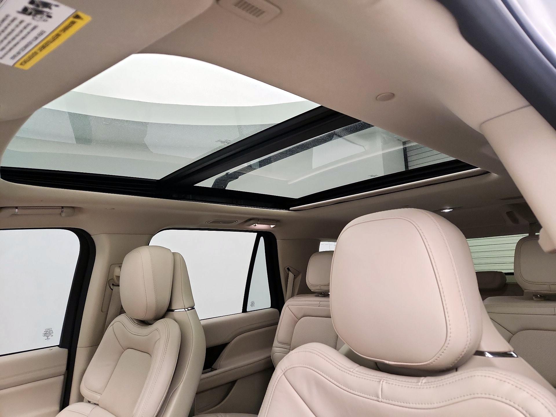 Thumbnail: 2021 Lincoln Navigator - 20