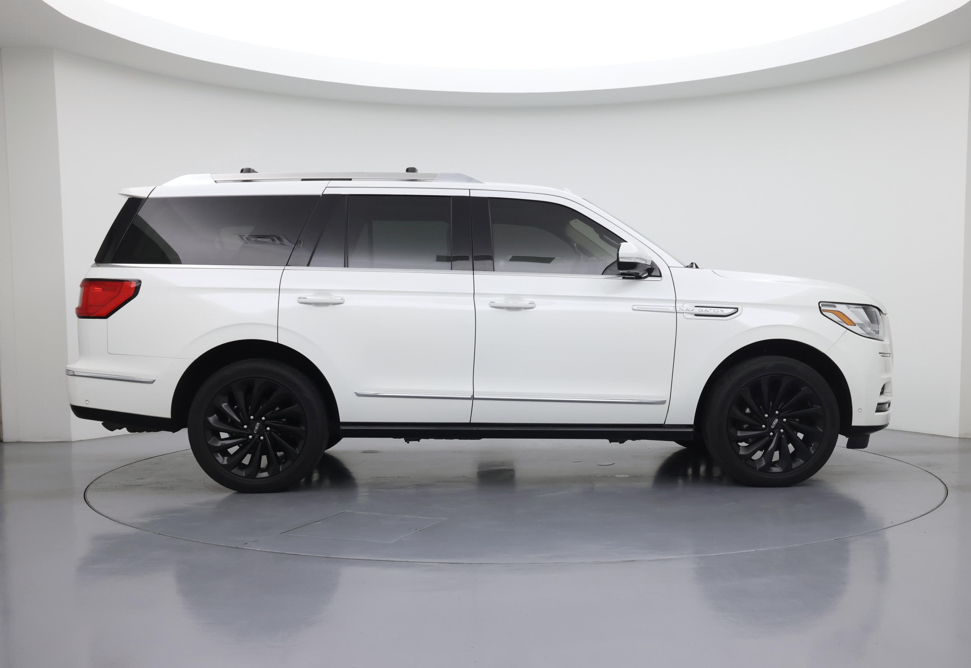 Thumbnail: 2021 Lincoln Navigator - 7