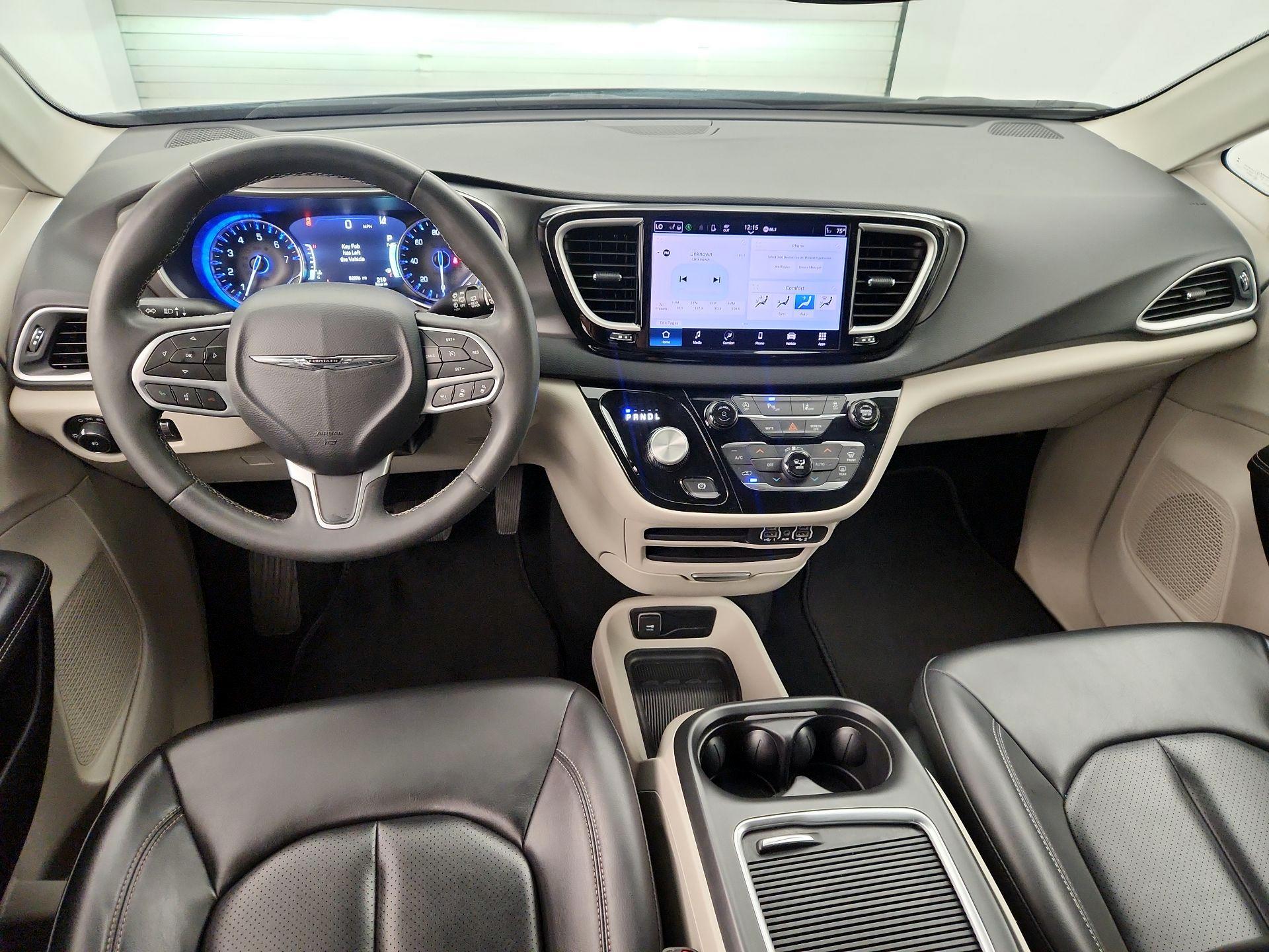 Thumbnail: 2023 Chrysler Pacifica - 9