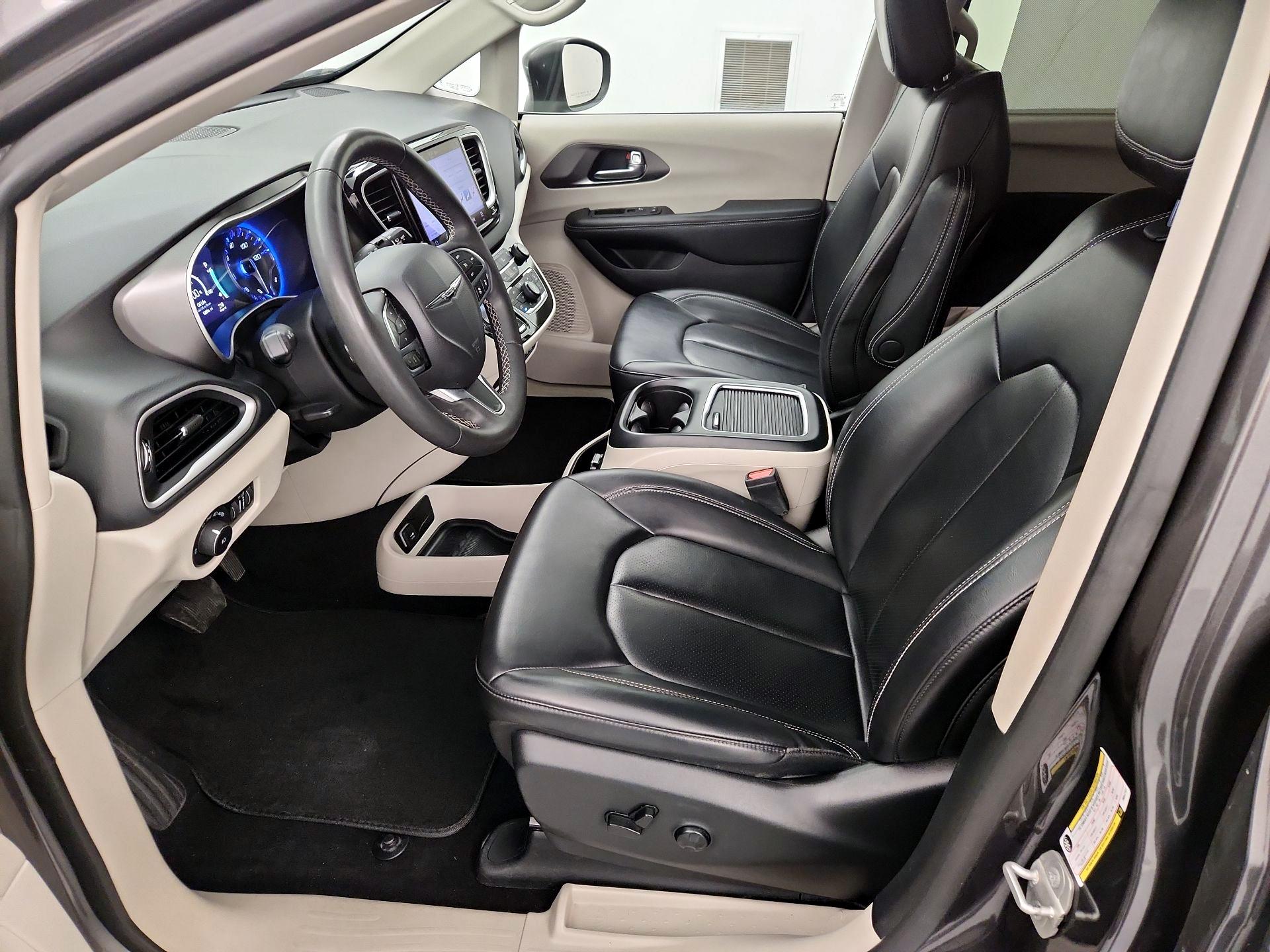 Thumbnail: 2023 Chrysler Pacifica - 11