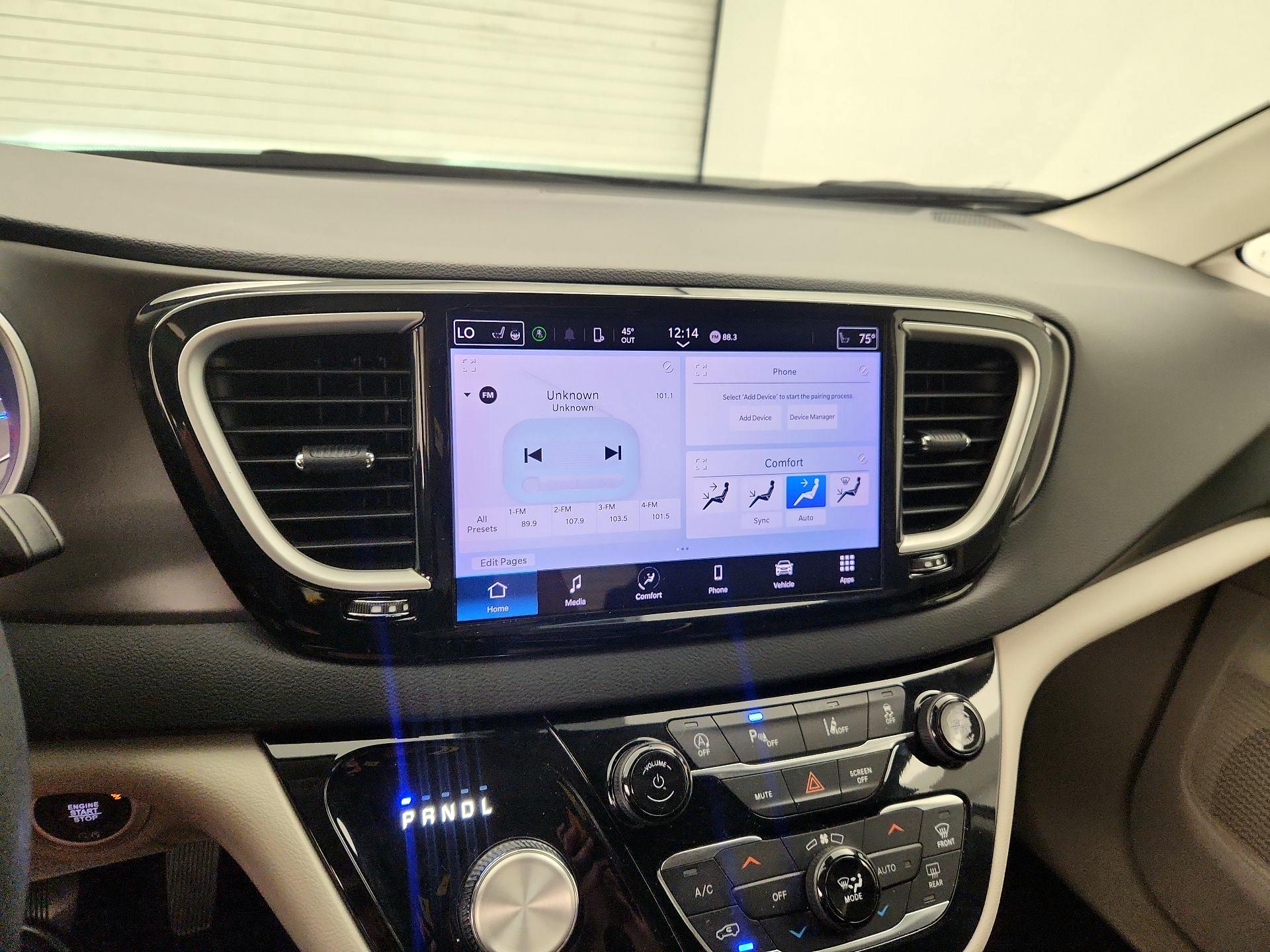 Thumbnail: 2023 Chrysler Pacifica - 15