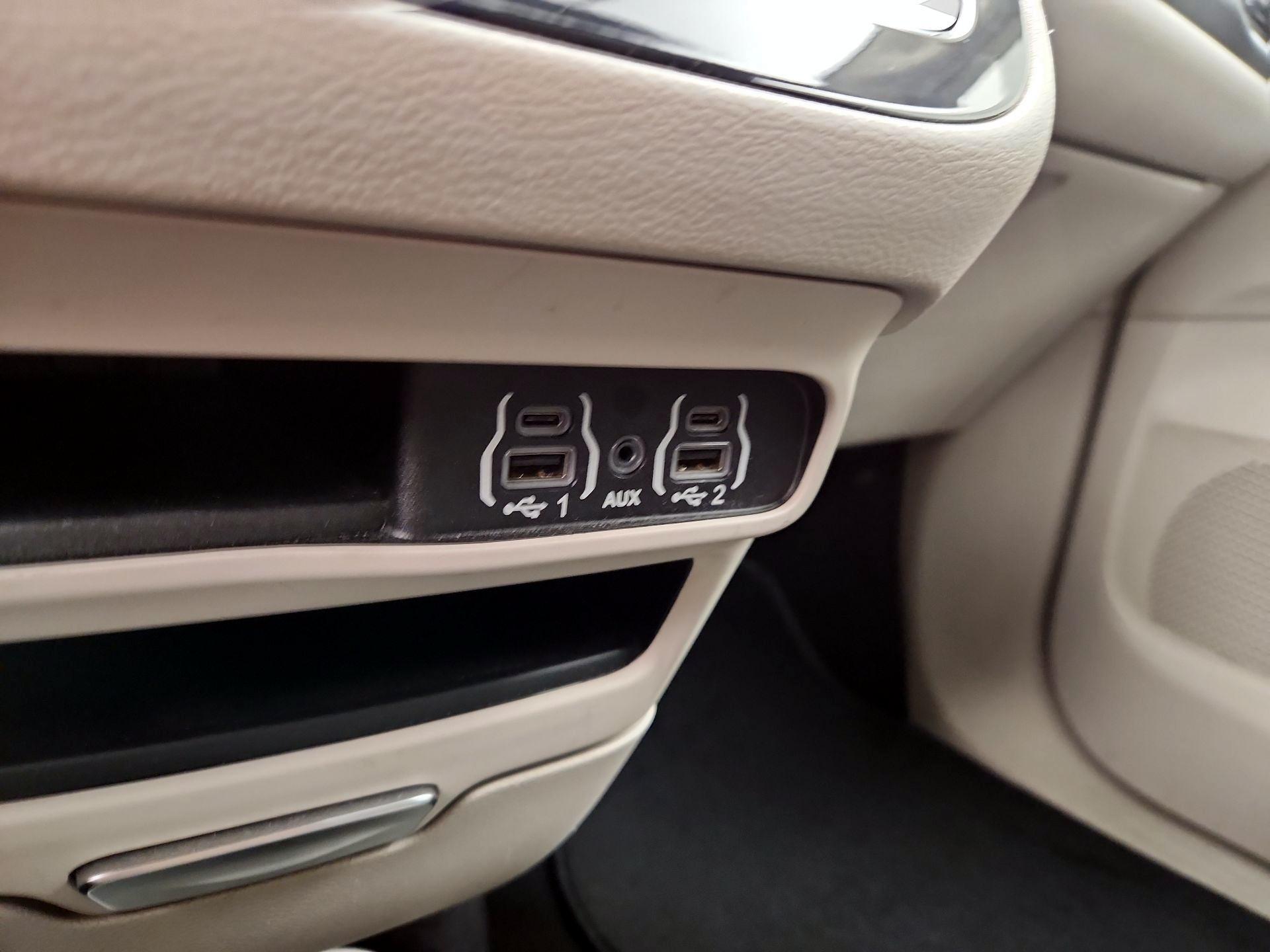 Thumbnail: 2023 Chrysler Pacifica - 18