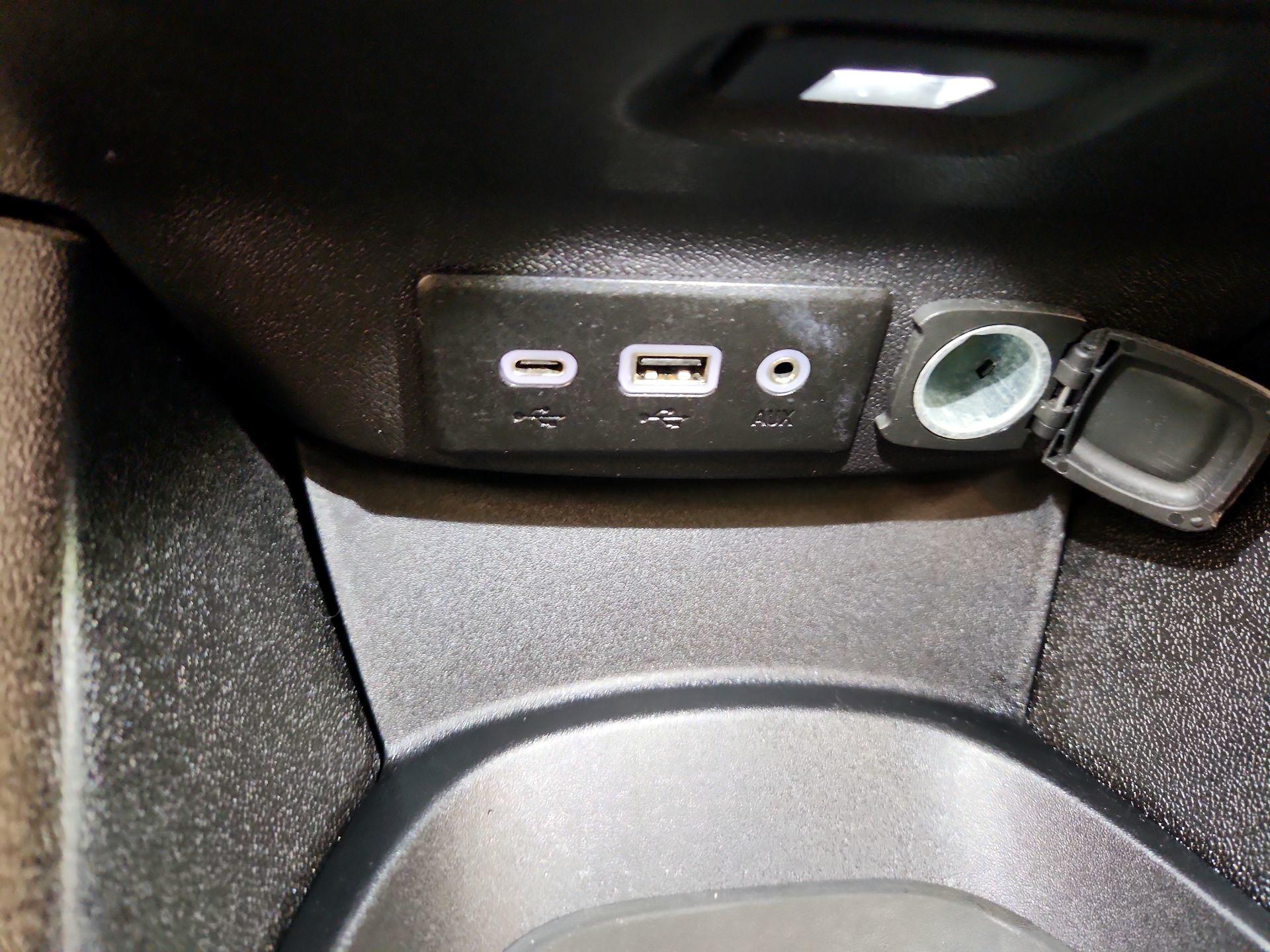 Thumbnail: 2024 Chevrolet Malibu - 18