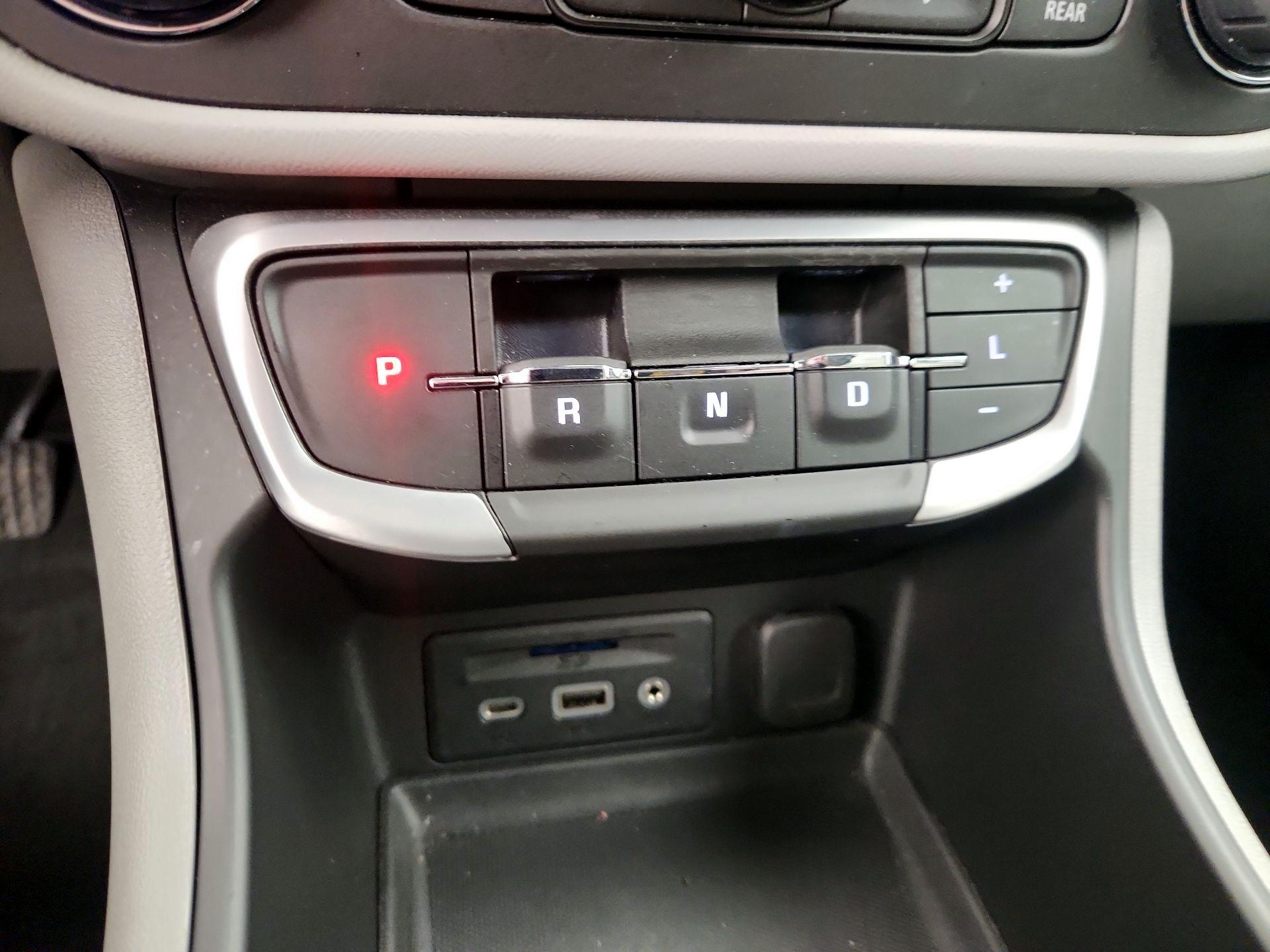 Thumbnail: 2022 GMC Terrain - 17