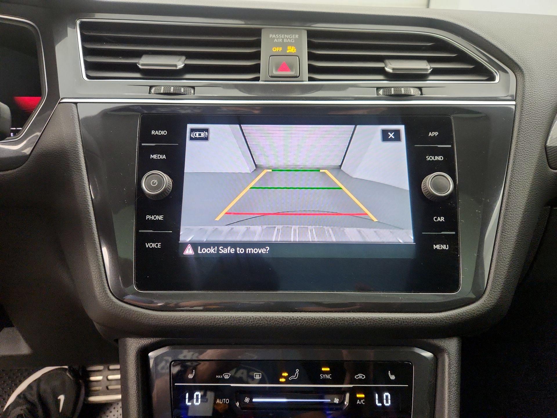 Thumbnail: 2022 Volkswagen Tiguan - 14