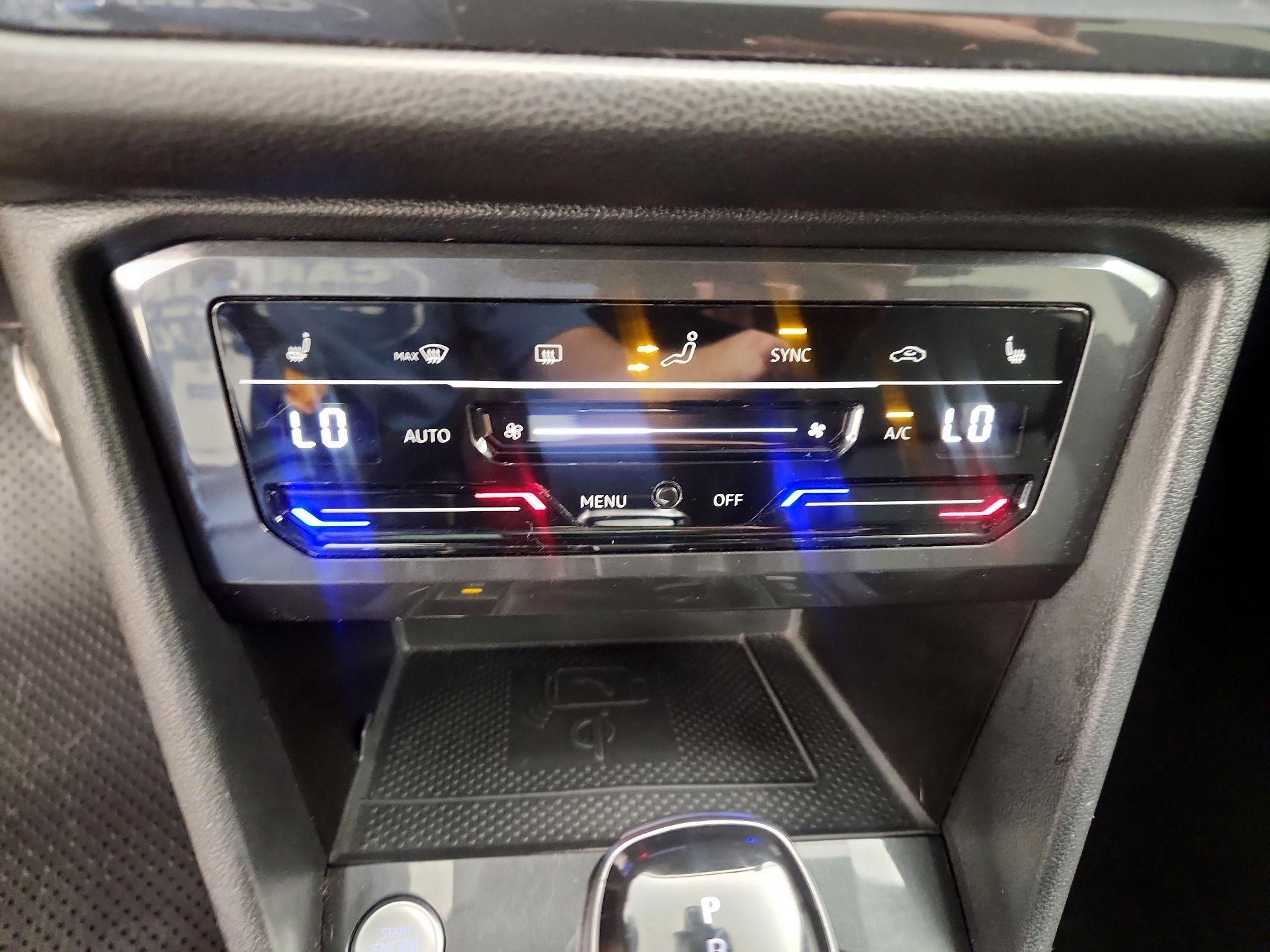 Thumbnail: 2022 Volkswagen Tiguan - 16