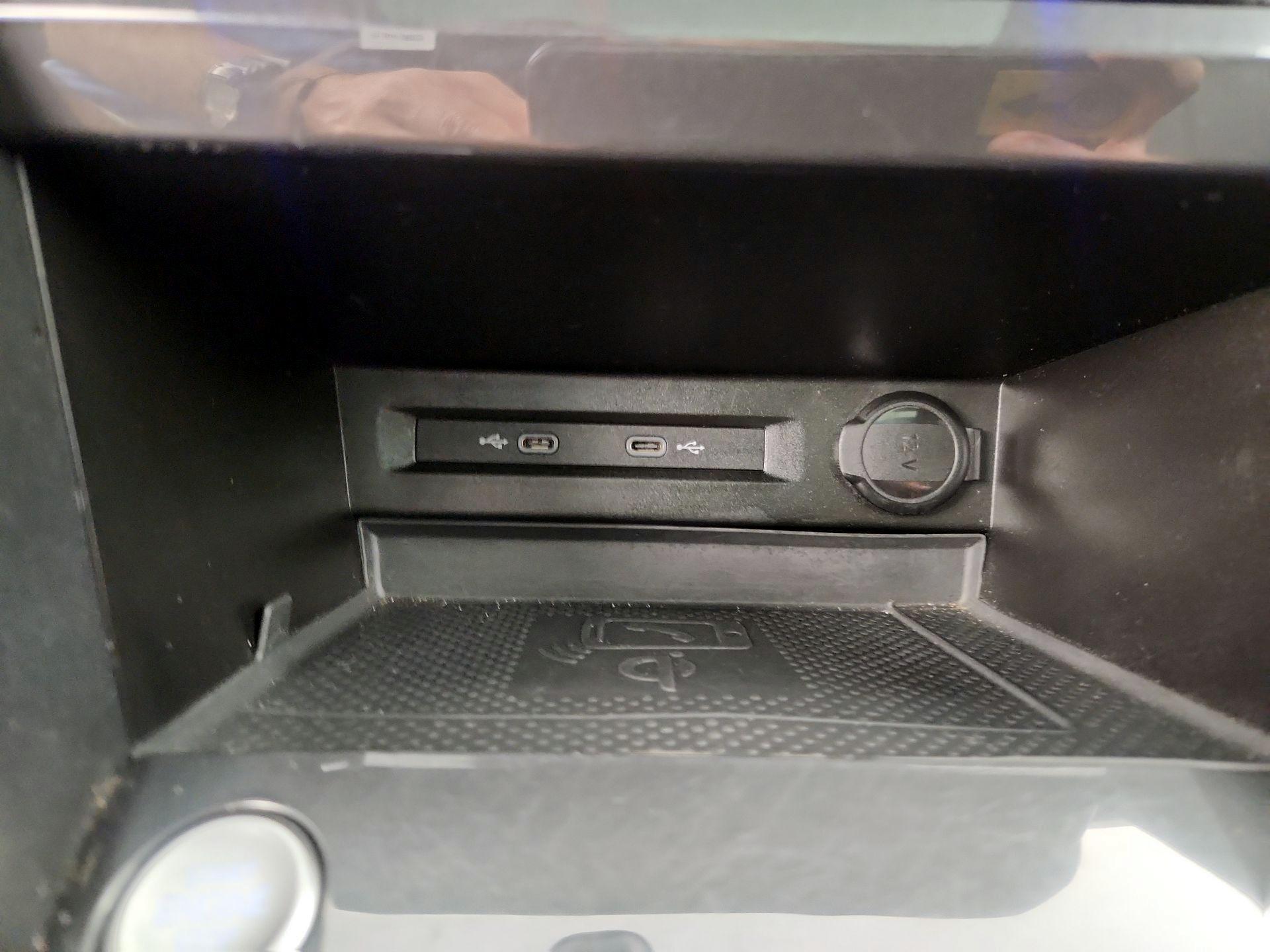 Thumbnail: 2022 Volkswagen Tiguan - 18