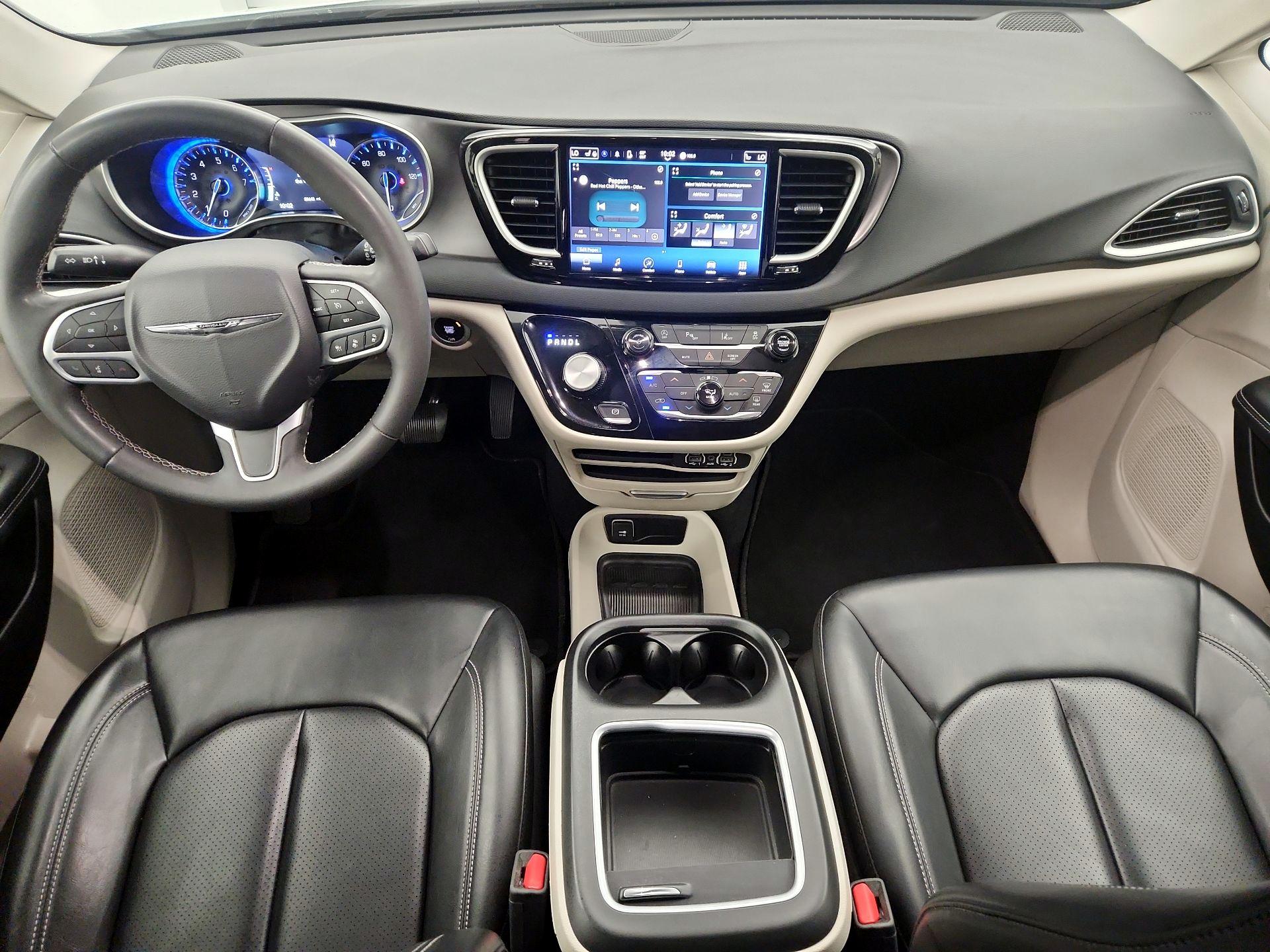 Thumbnail: 2023 Chrysler Pacifica - 9